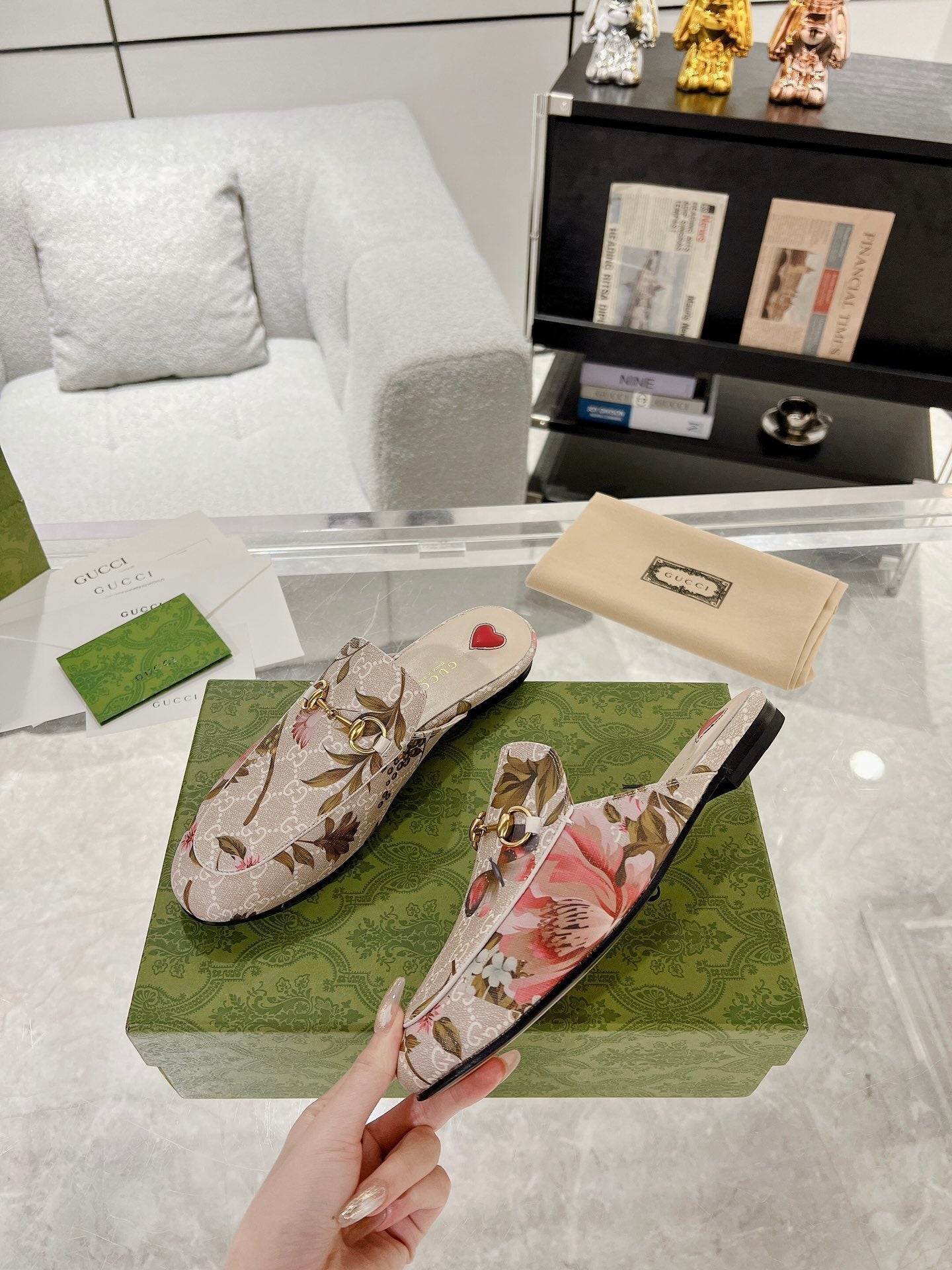 GUCCI HORSEBIT FLOWER SLIPPER MULE IN LINEN BEIGE MONOGRAM JACQUARD FABRIC