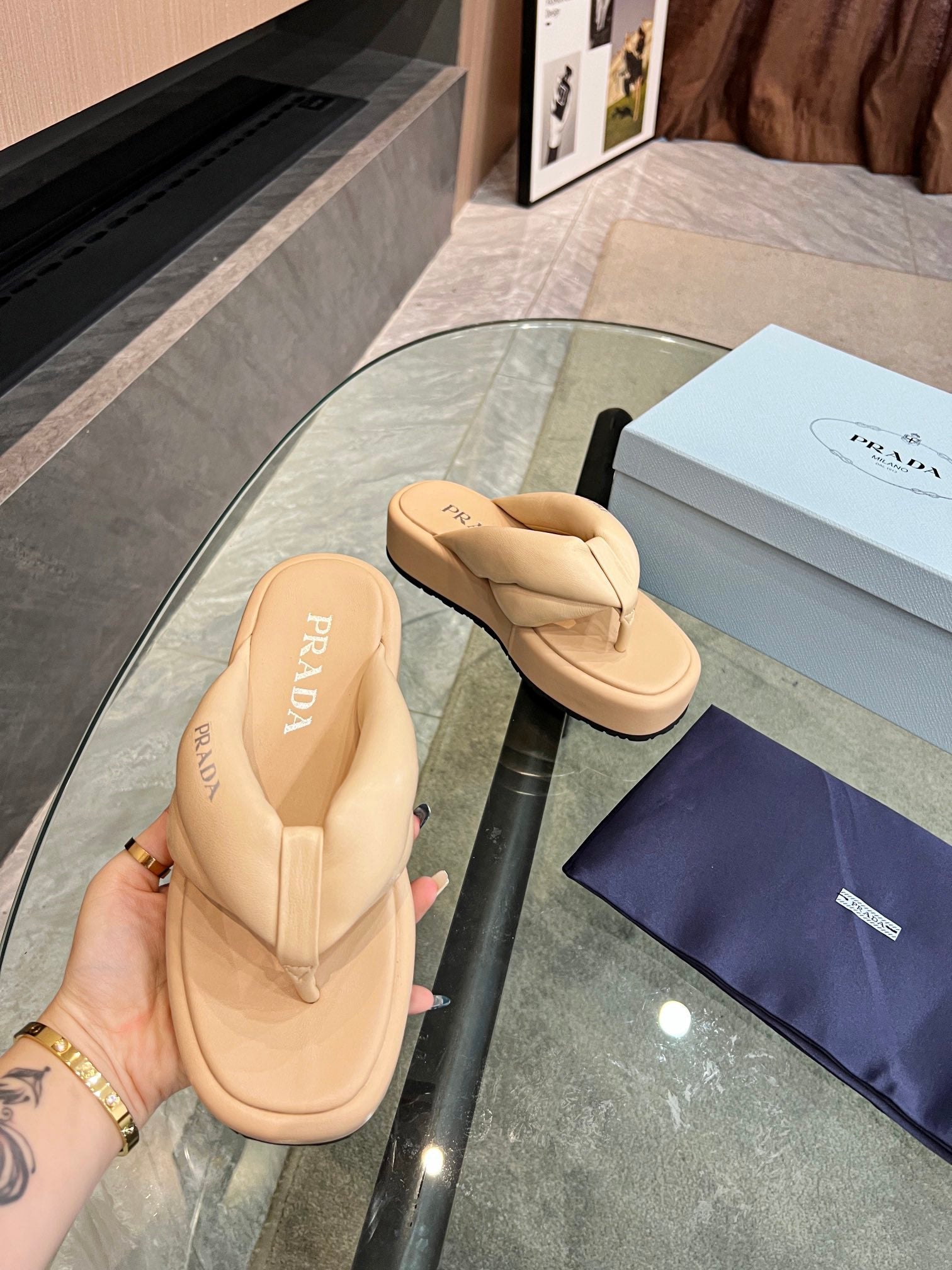 PRADA THONG FLATFORM SANLS TUSCAN LAMBSKIN
