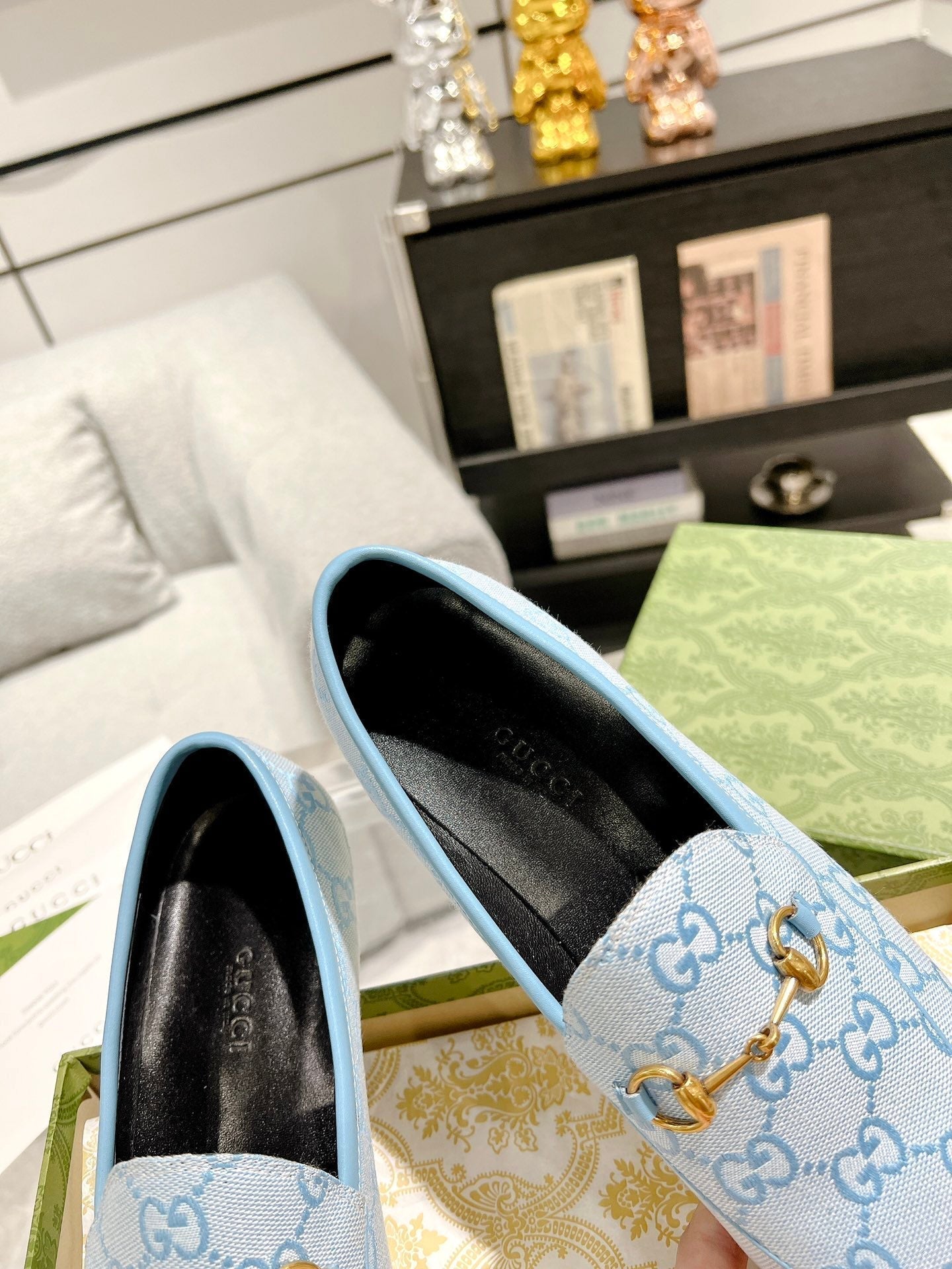GUCCI MEN'S LOAFER WITH HORSEBIT IN LIGHT BLUE MONOGRAM JACQUARD FABRIC