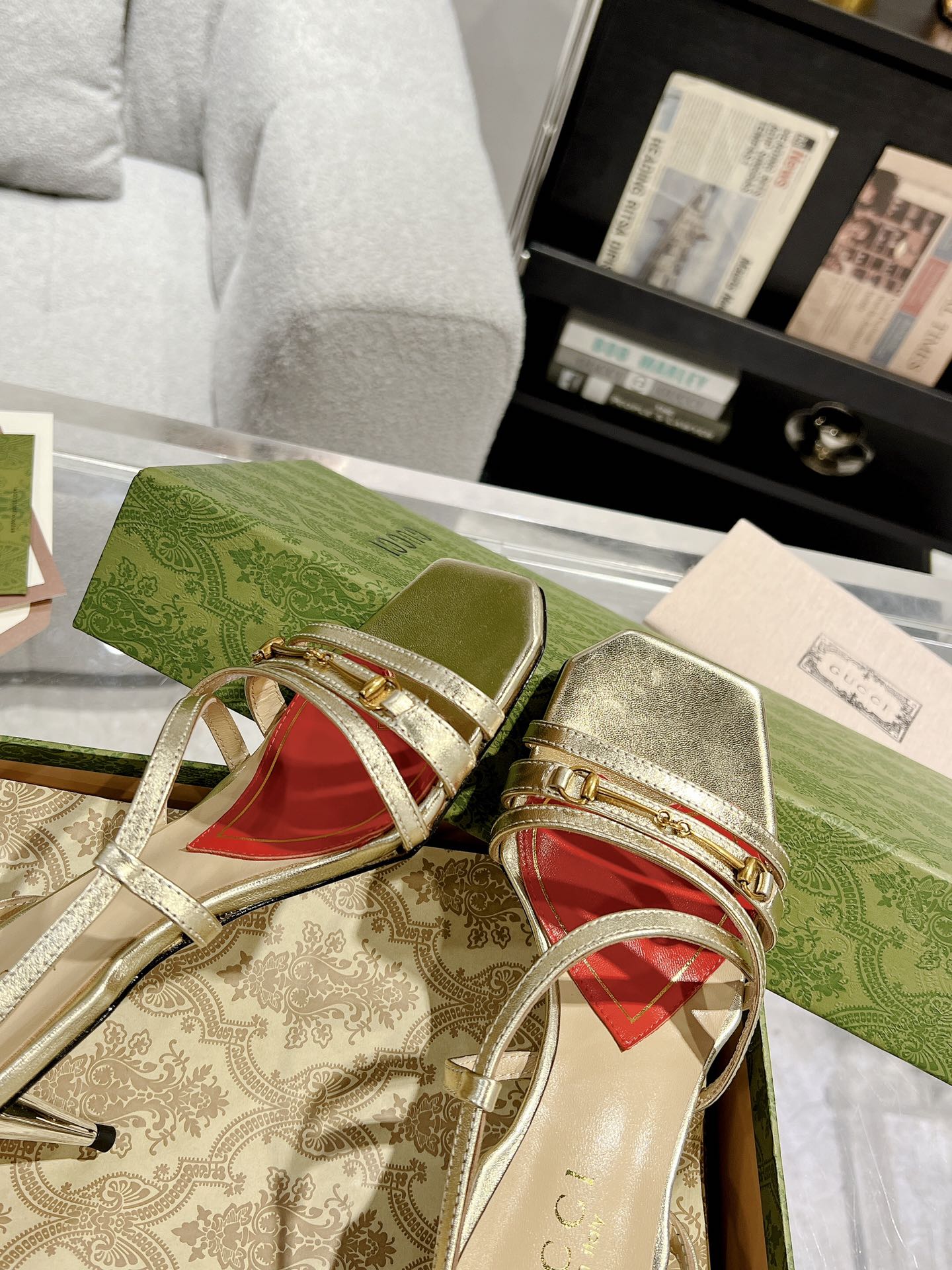 GUCCI HIGH HEEL 65MM IN LIGHT GOLD CALFSKIN WITH RED HEART