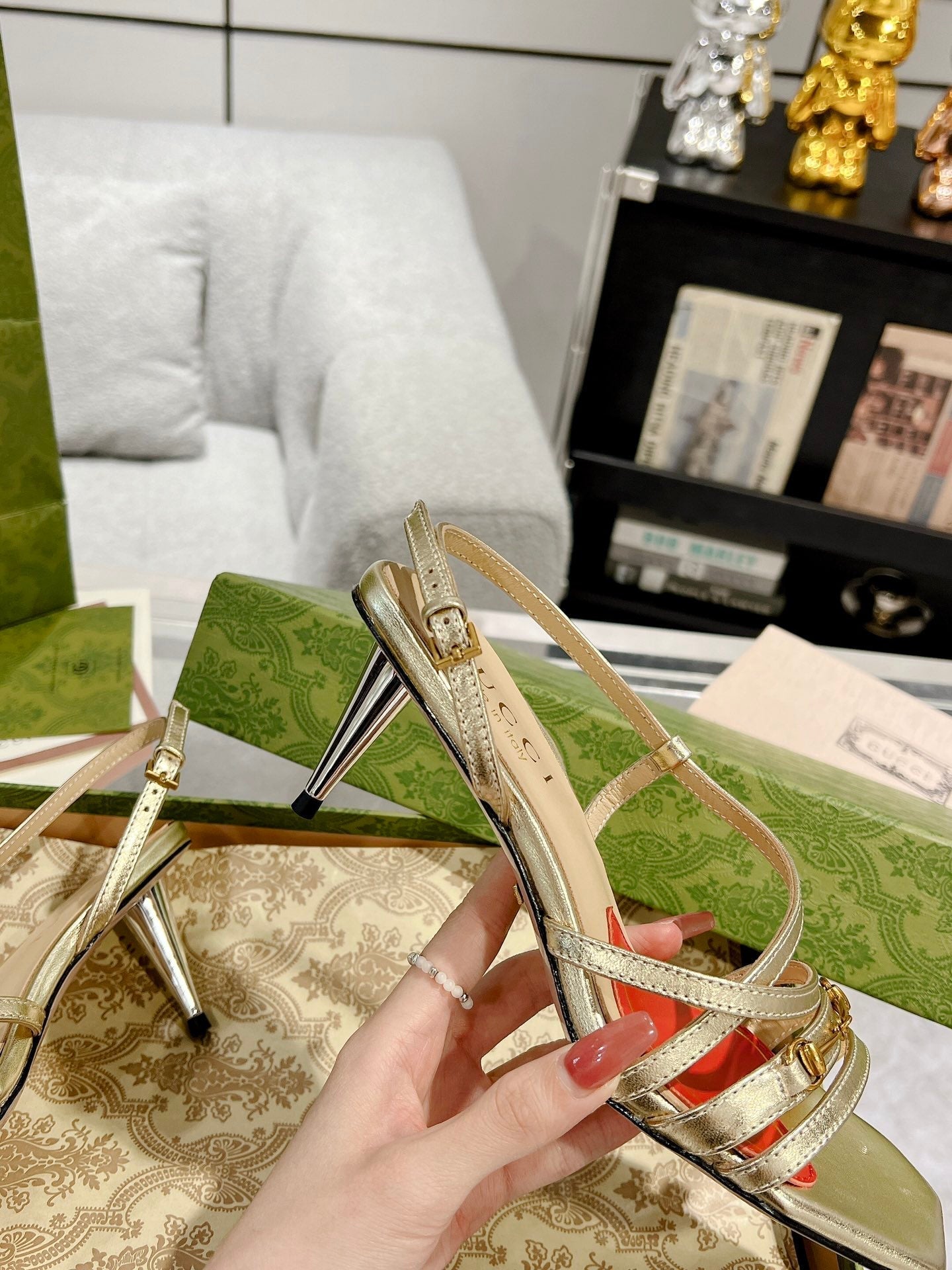 GUCCI HIGH HEEL 65MM IN LIGHT GOLD CALFSKIN WITH RED HEART