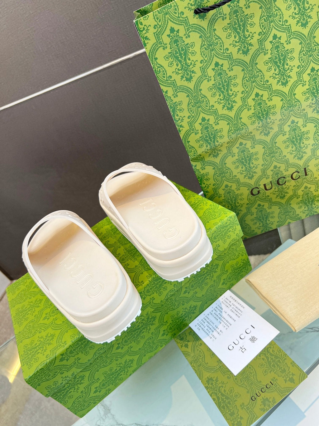 GUCCI PLATFORM SANDALS IN WHITE CREAM MONOGRAM IMPORTED TPU
