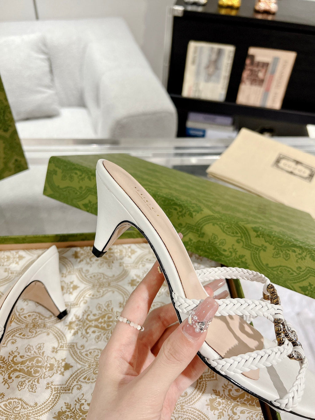 GUCCI CRYSTAL MID - HEEL WHITE CALFSKIN
