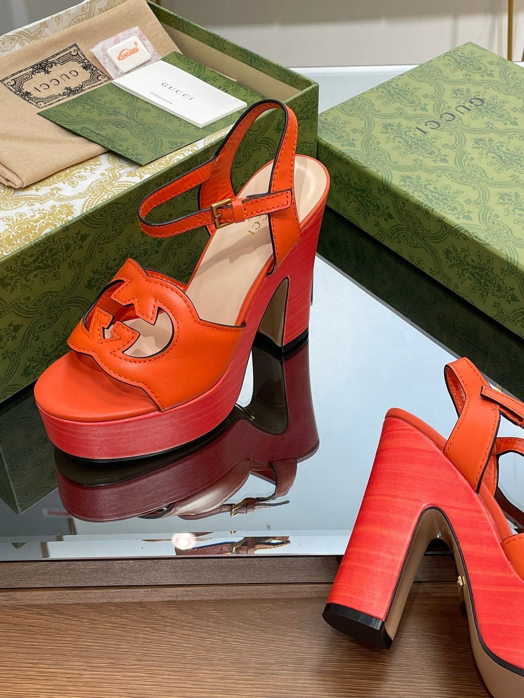 GUCCI 120 INTERLOCKING G SANDAL ORANGE CALFSKIN