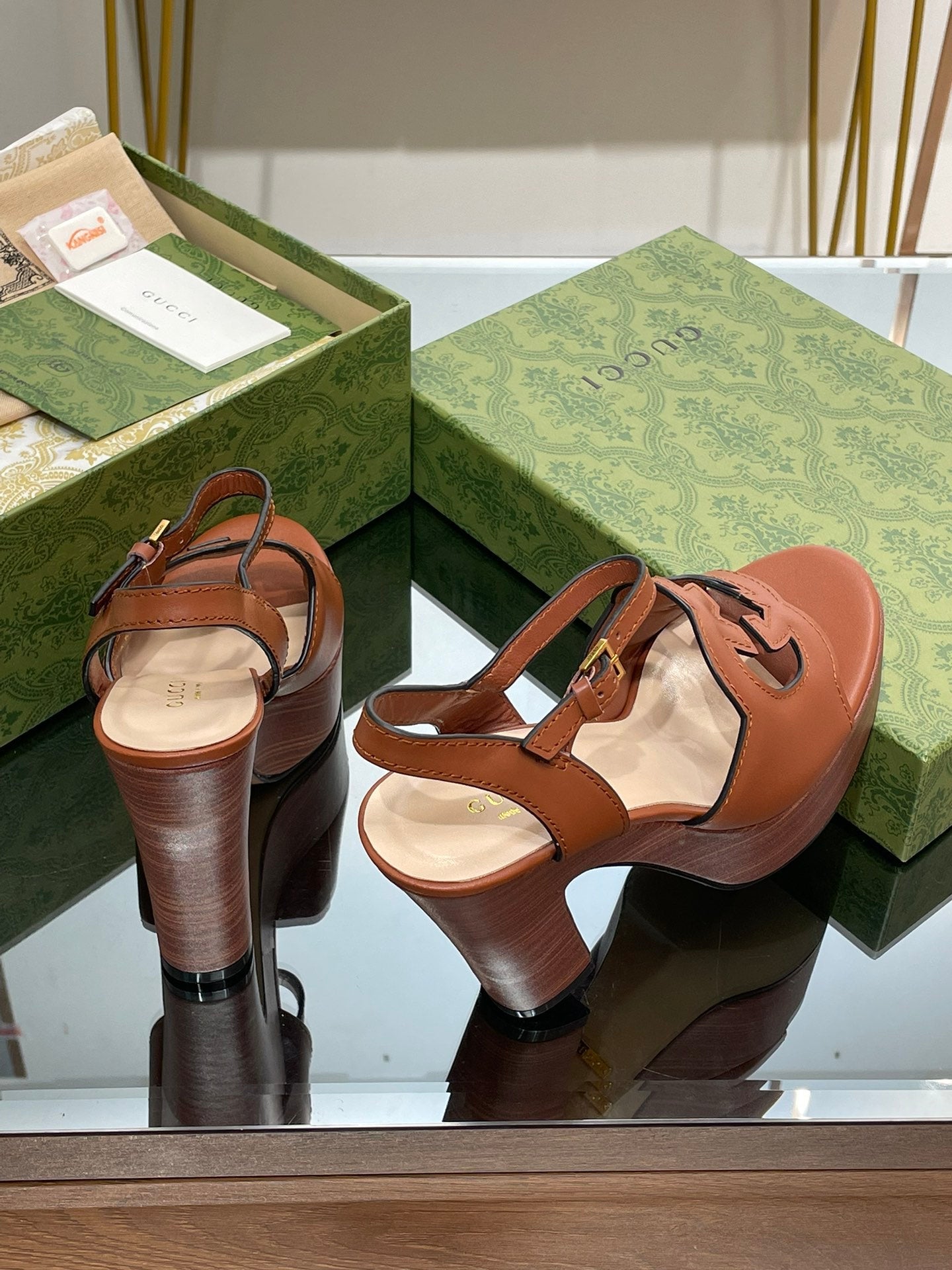 GUCCI 120 INTERLOCKING G SANDAL CARAMEL CALFSKIN