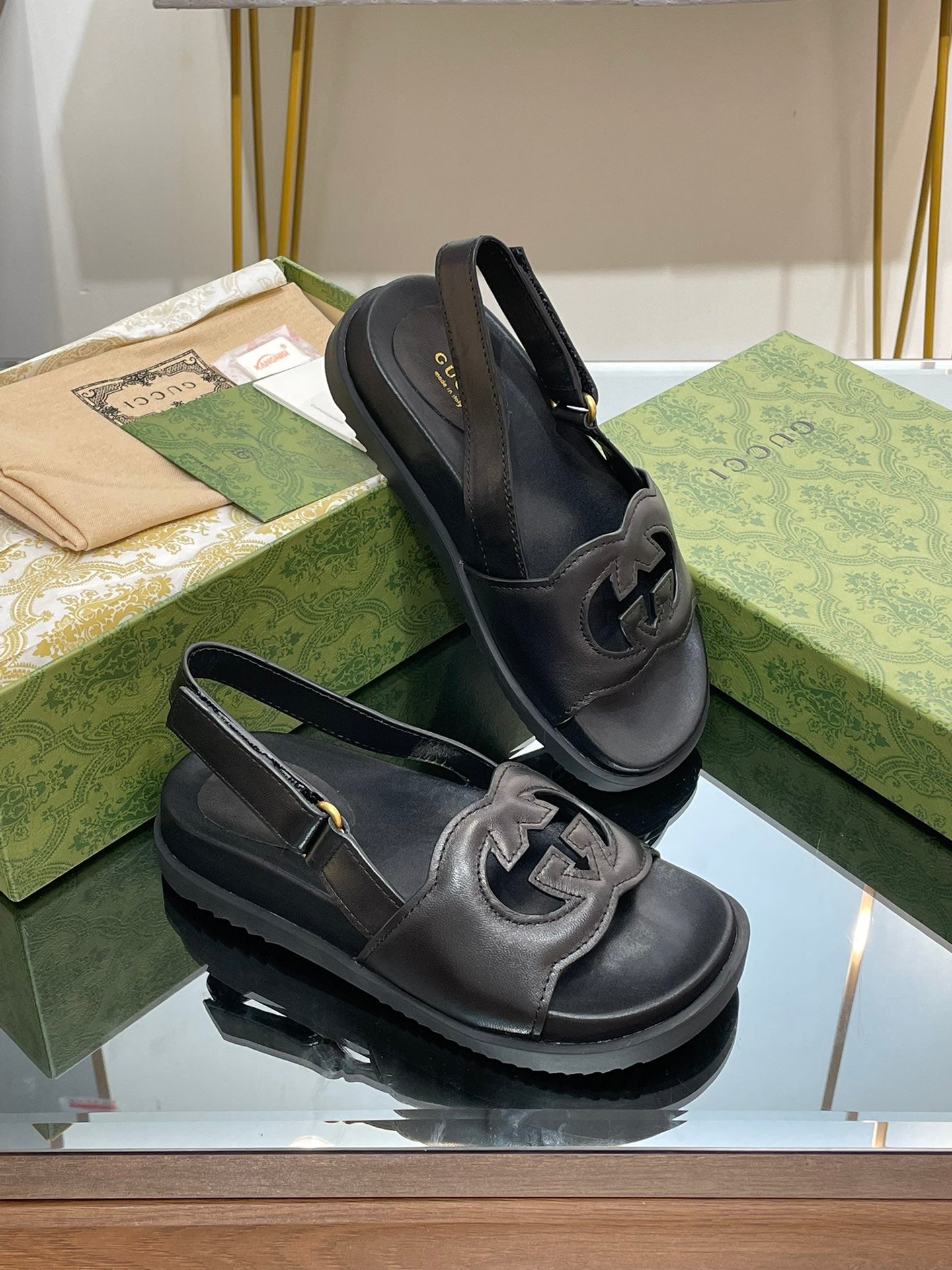 GUCCI INTERLOCKING G CUT OUT SANDAL BLACK LAMBSKIN