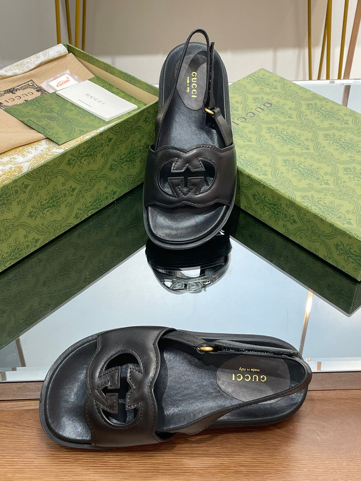 GUCCI INTERLOCKING G CUT OUT SANDAL BLACK LAMBSKIN