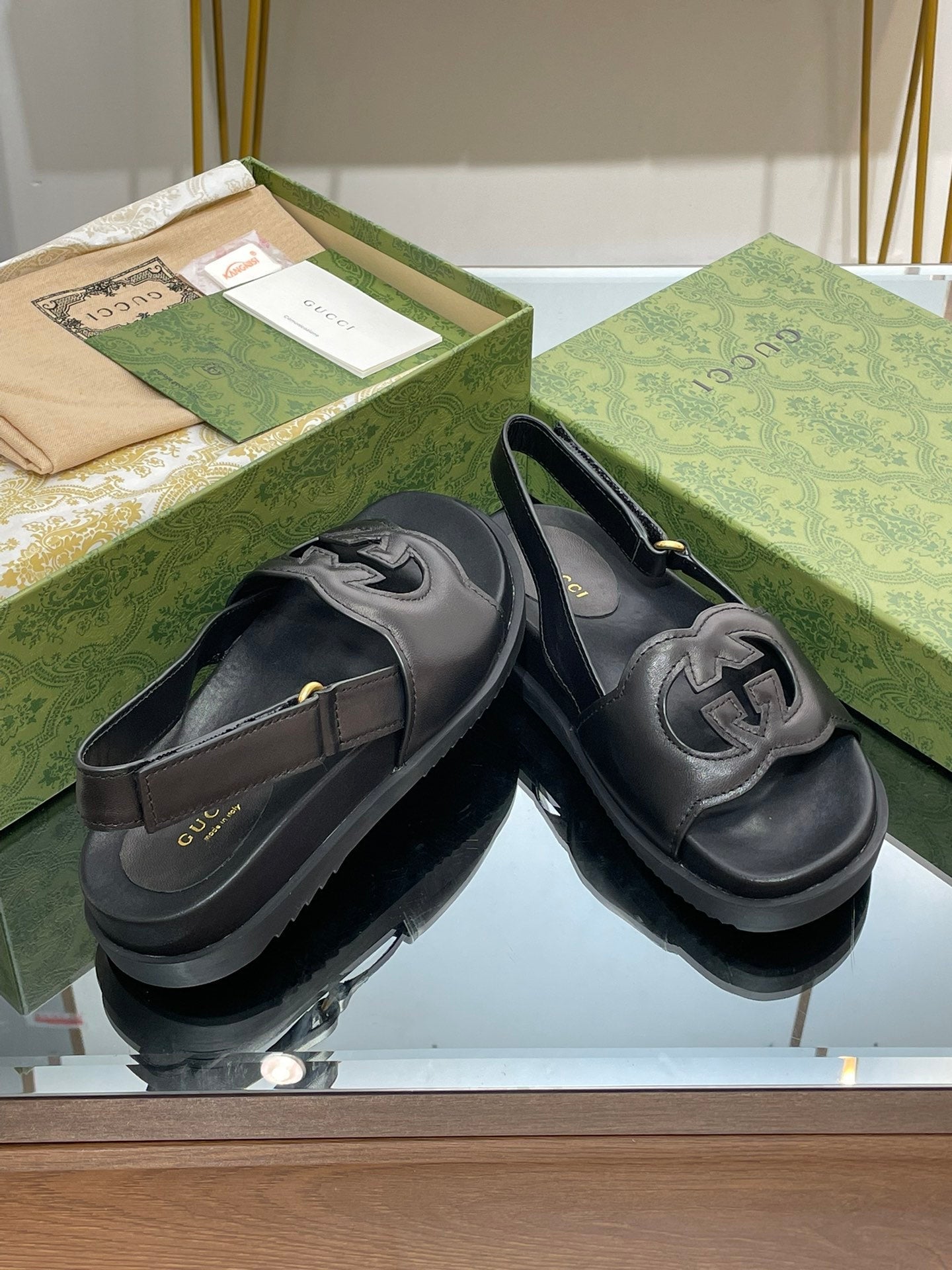 GUCCI INTERLOCKING G CUT OUT SANDAL BLACK LAMBSKIN