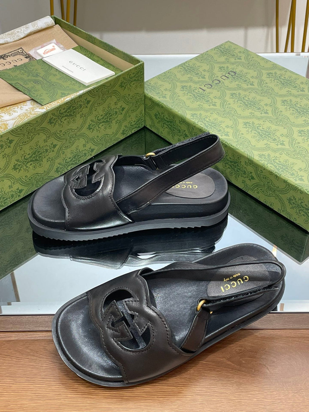 GUCCI INTERLOCKING G CUT OUT SANDAL BLACK LAMBSKIN