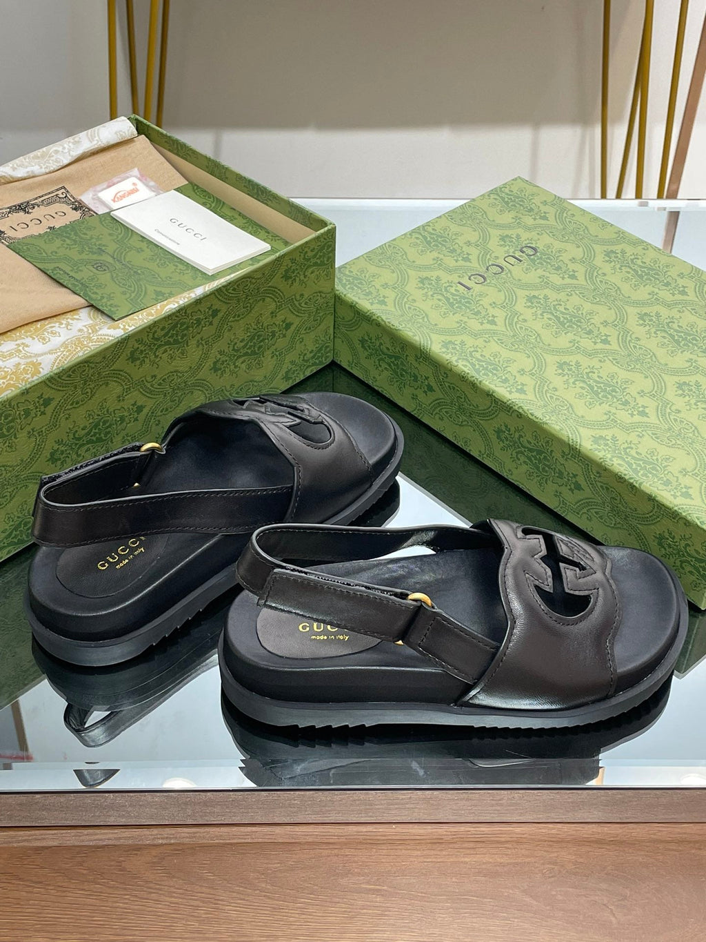 GUCCI INTERLOCKING G CUT OUT SANDAL BLACK LAMBSKIN