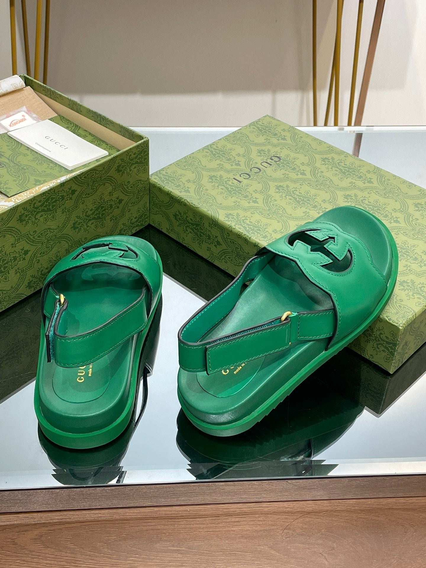 GUCCI INTERLOCKING G CUT OUT SANDAL JADE GREEN LAMBSKIN