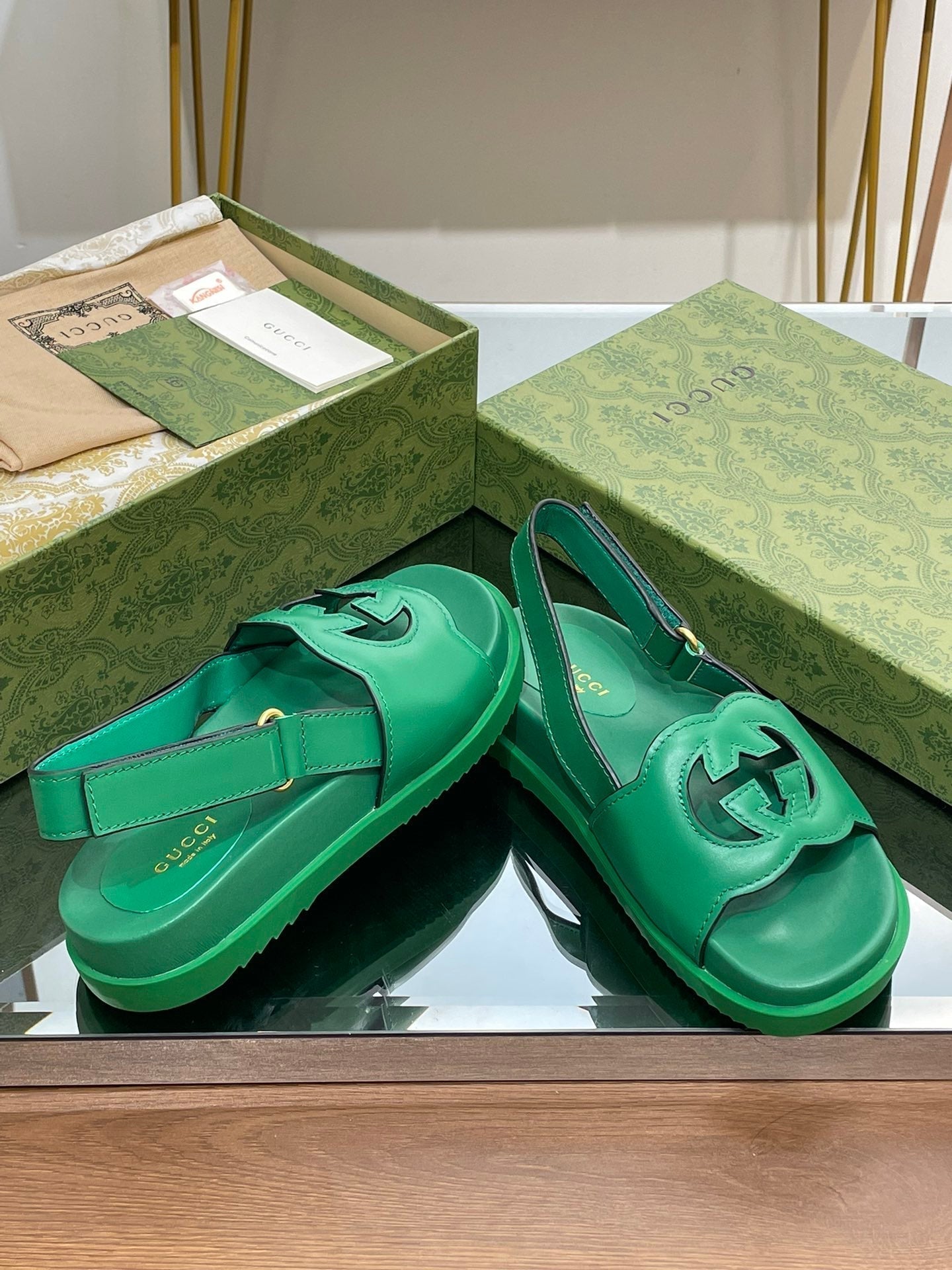GUCCI INTERLOCKING G CUT OUT SANDAL JADE GREEN LAMBSKIN