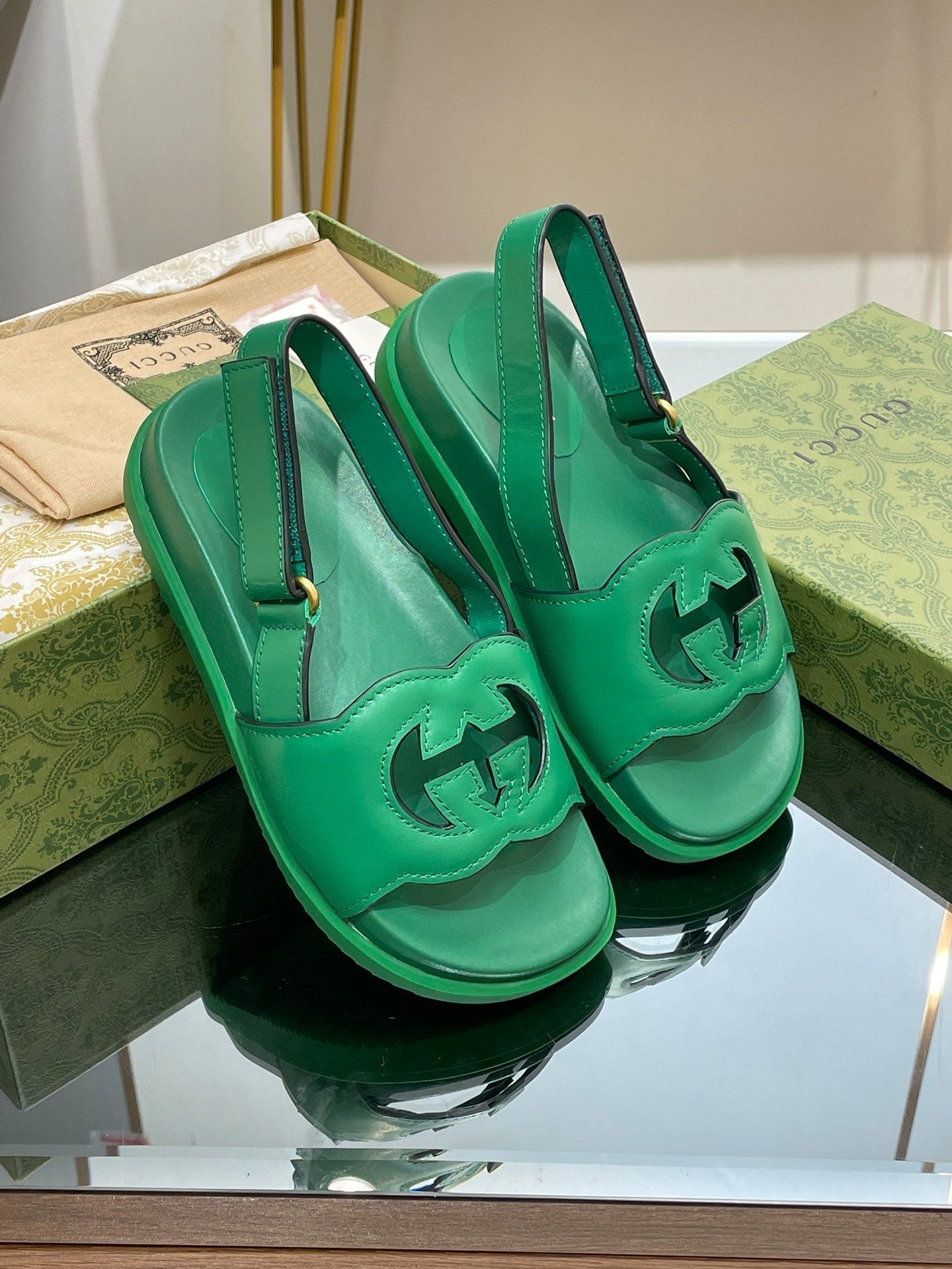 GUCCI INTERLOCKING G CUT OUT SANDAL JADE GREEN LAMBSKIN