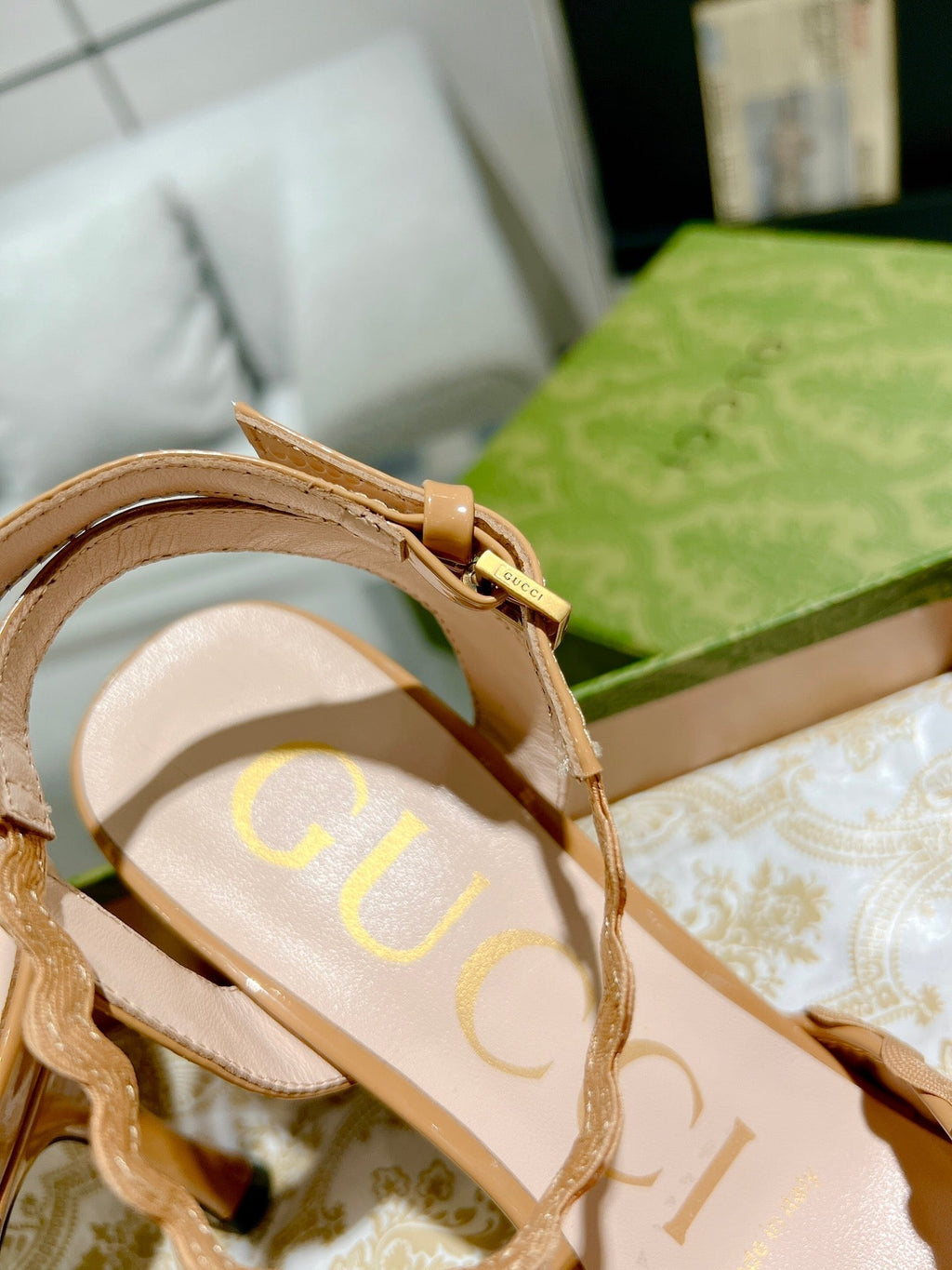 GUCCI HIGH - HEEL SANDAL TAWNY FABRIC ATTACH BOW