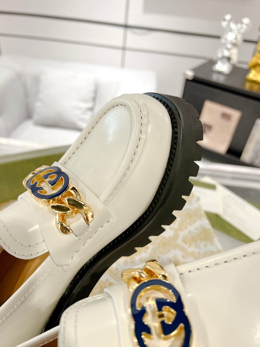 GUCCI LOAFER WITH  CHAINS WHITE CALFSKIN
