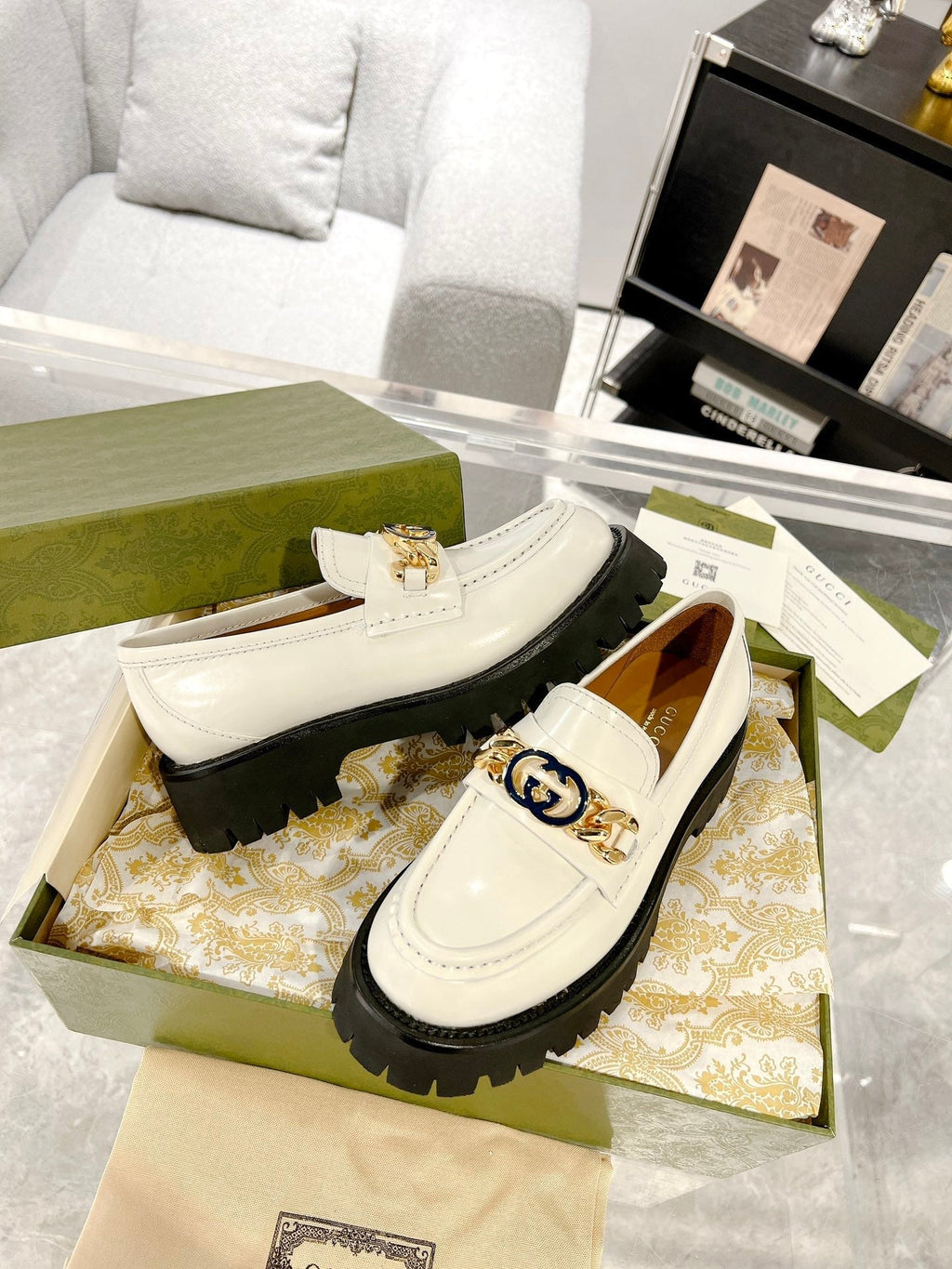 GUCCI LOAFER WITH  CHAINS WHITE CALFSKIN