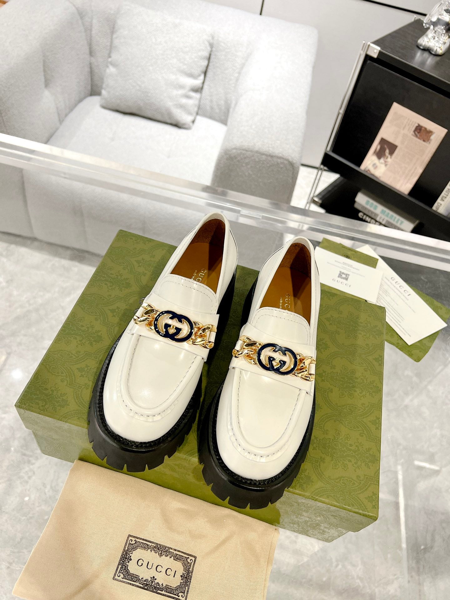 GUCCI LOAFER WITH  CHAINS WHITE CALFSKIN