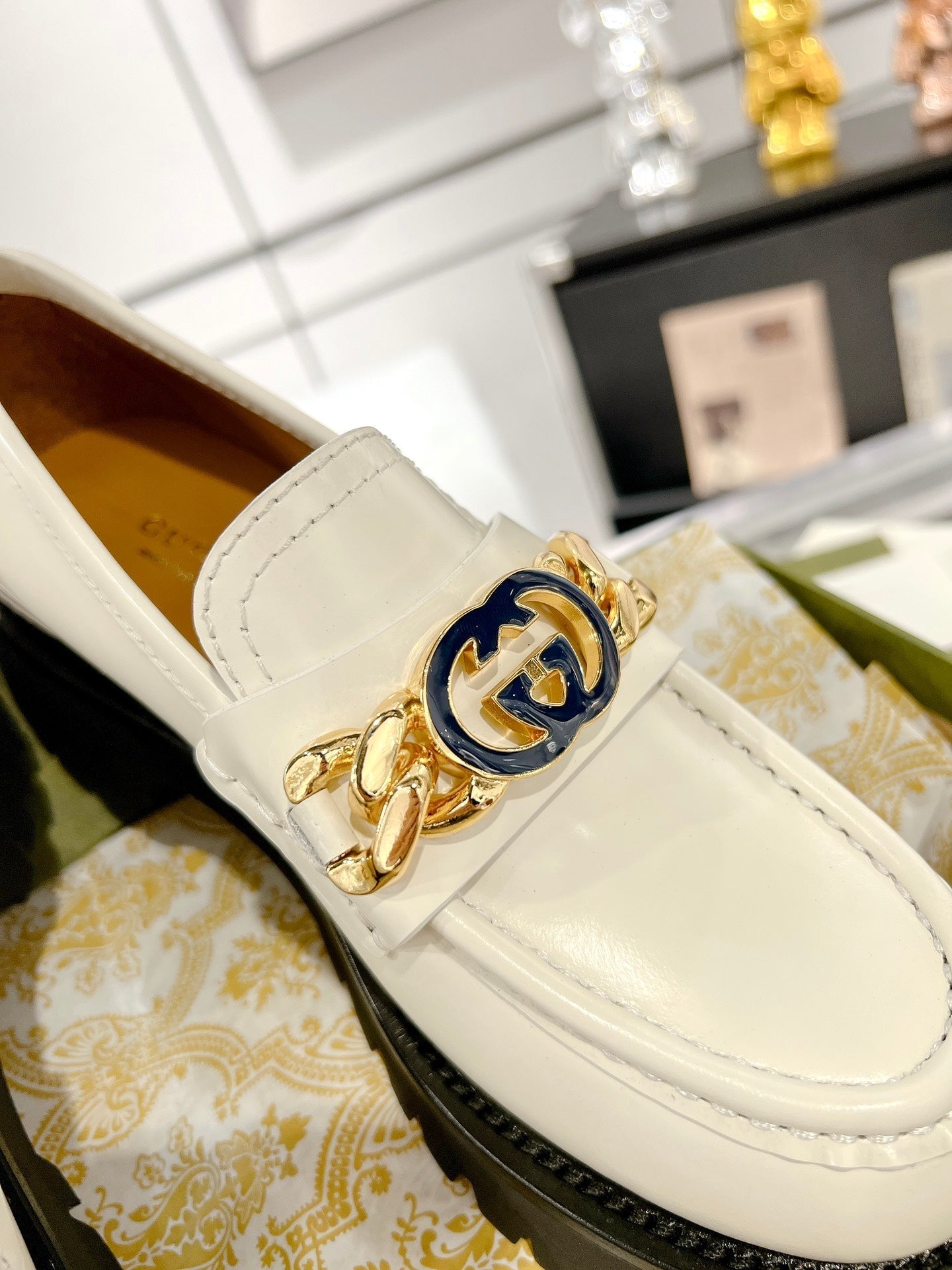 GUCCI LOAFER WITH  CHAINS WHITE CALFSKIN