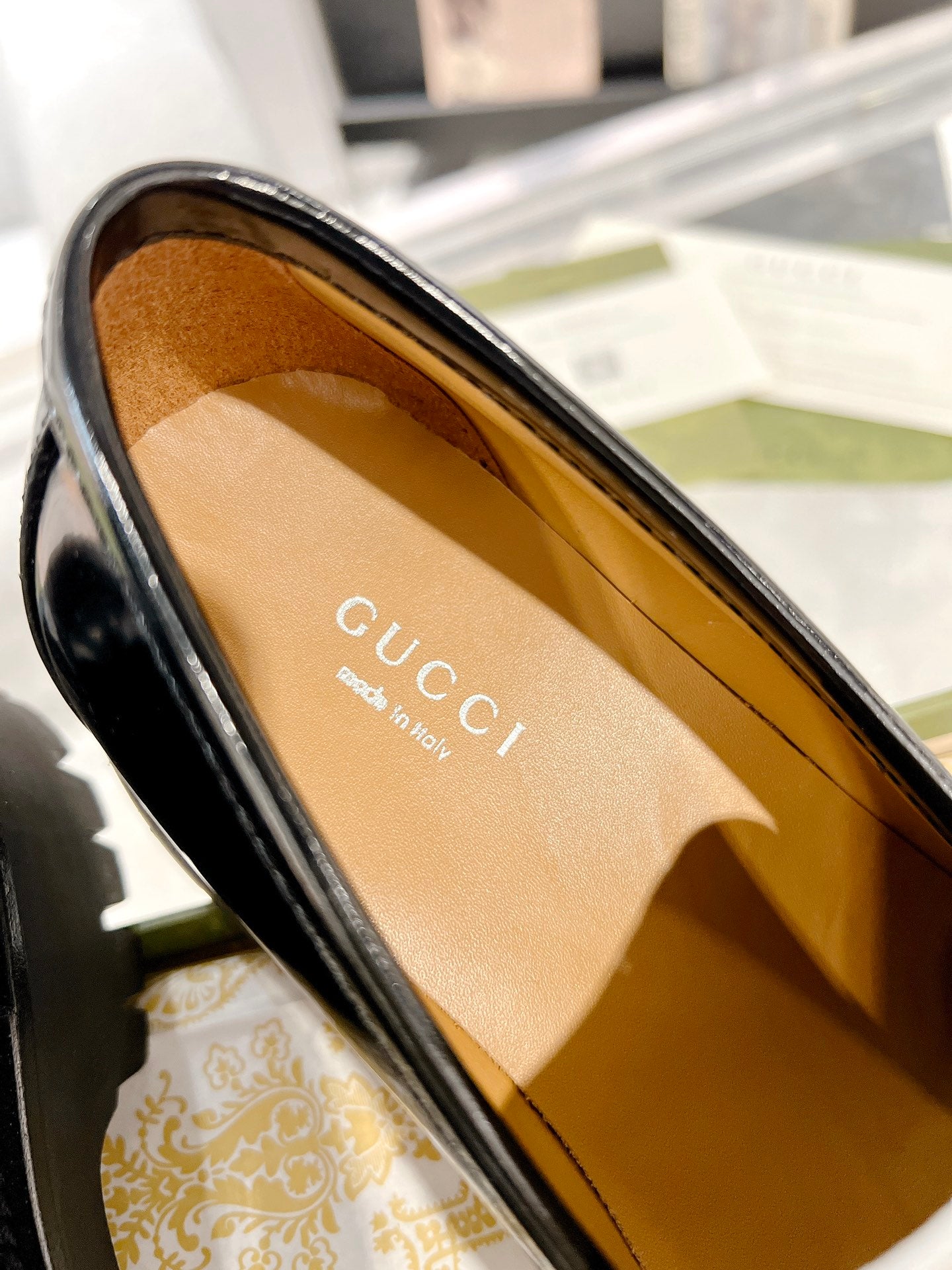 GUCCI LOAFER WITH  CHAINS GLOSSY BLACK AND WHITE CALFSKIN