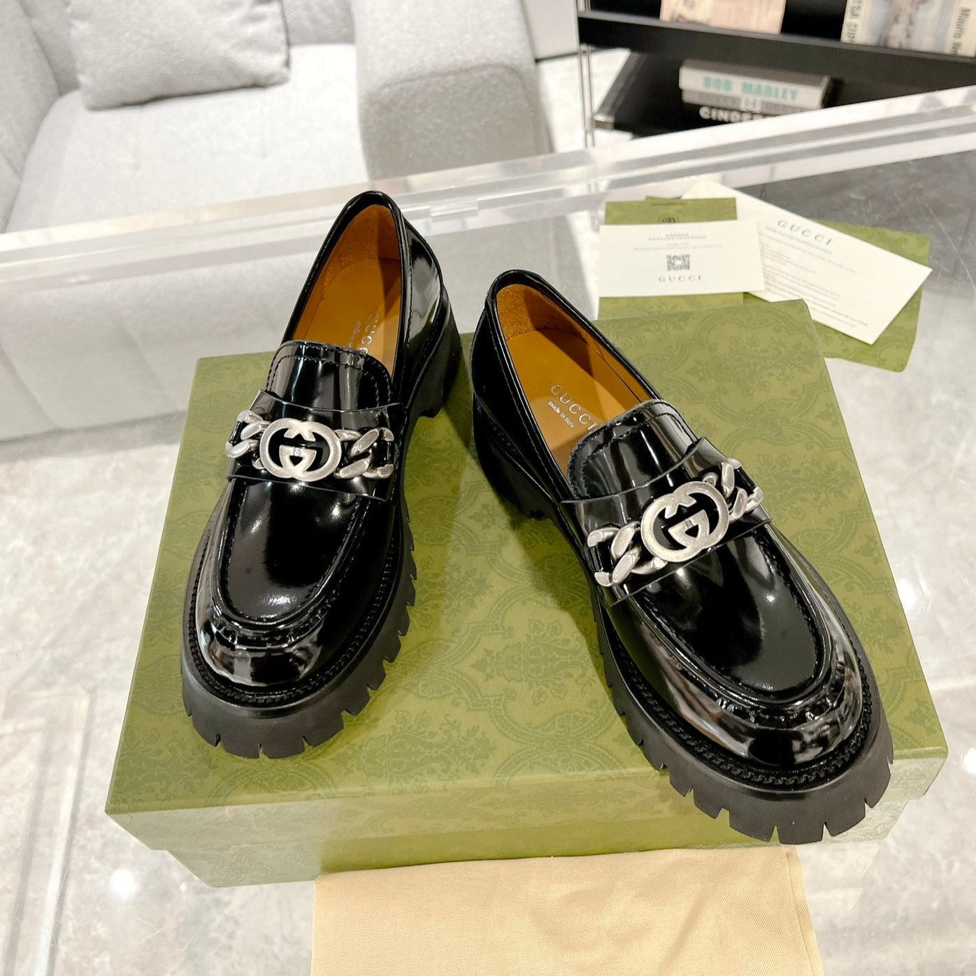 GUCCI LOAFER WITH  CHAINS GLOSSY BLACK CALFSKIN