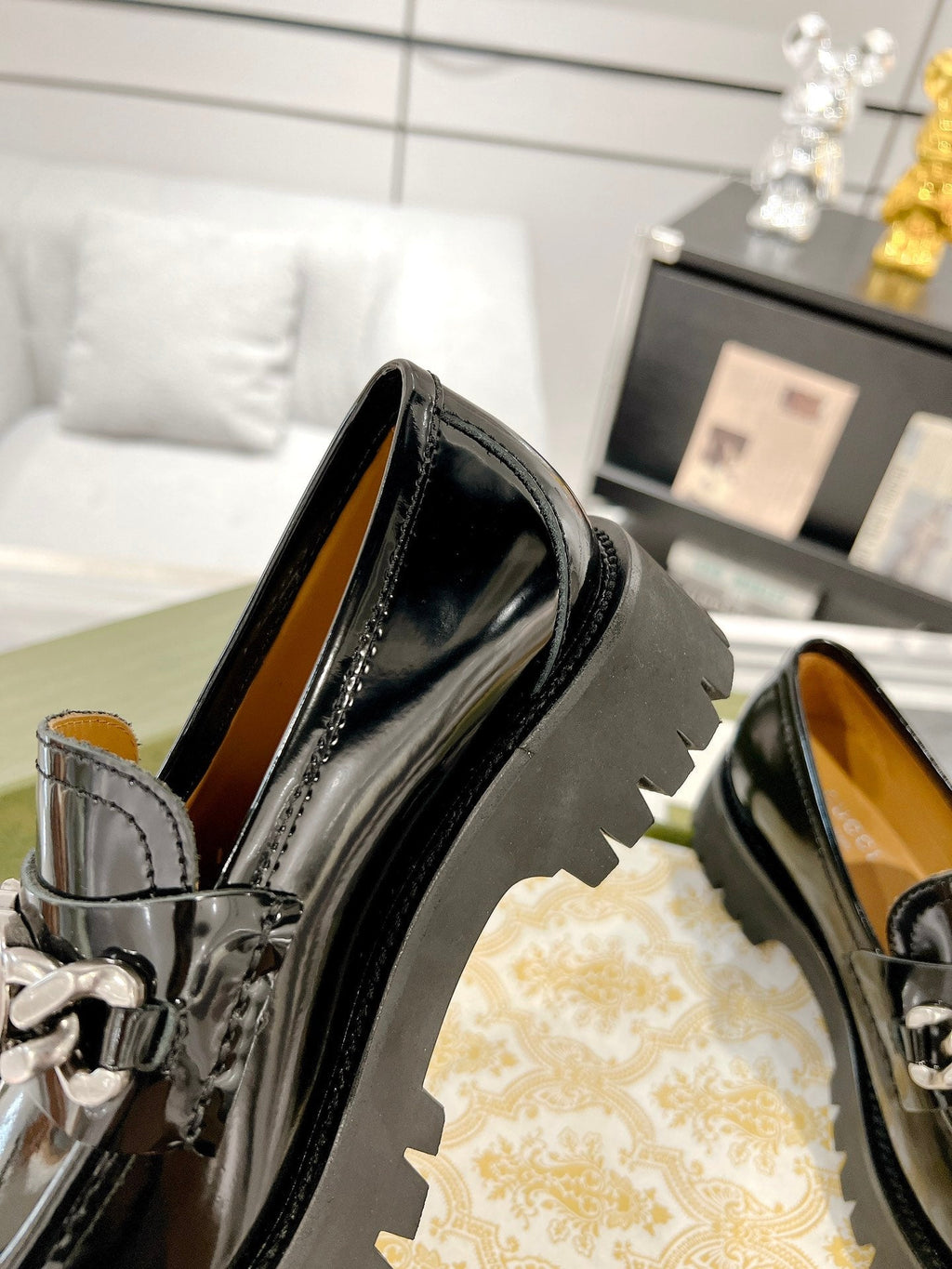 GUCCI LOAFER WITH  CHAINS GLOSSY BLACK CALFSKIN