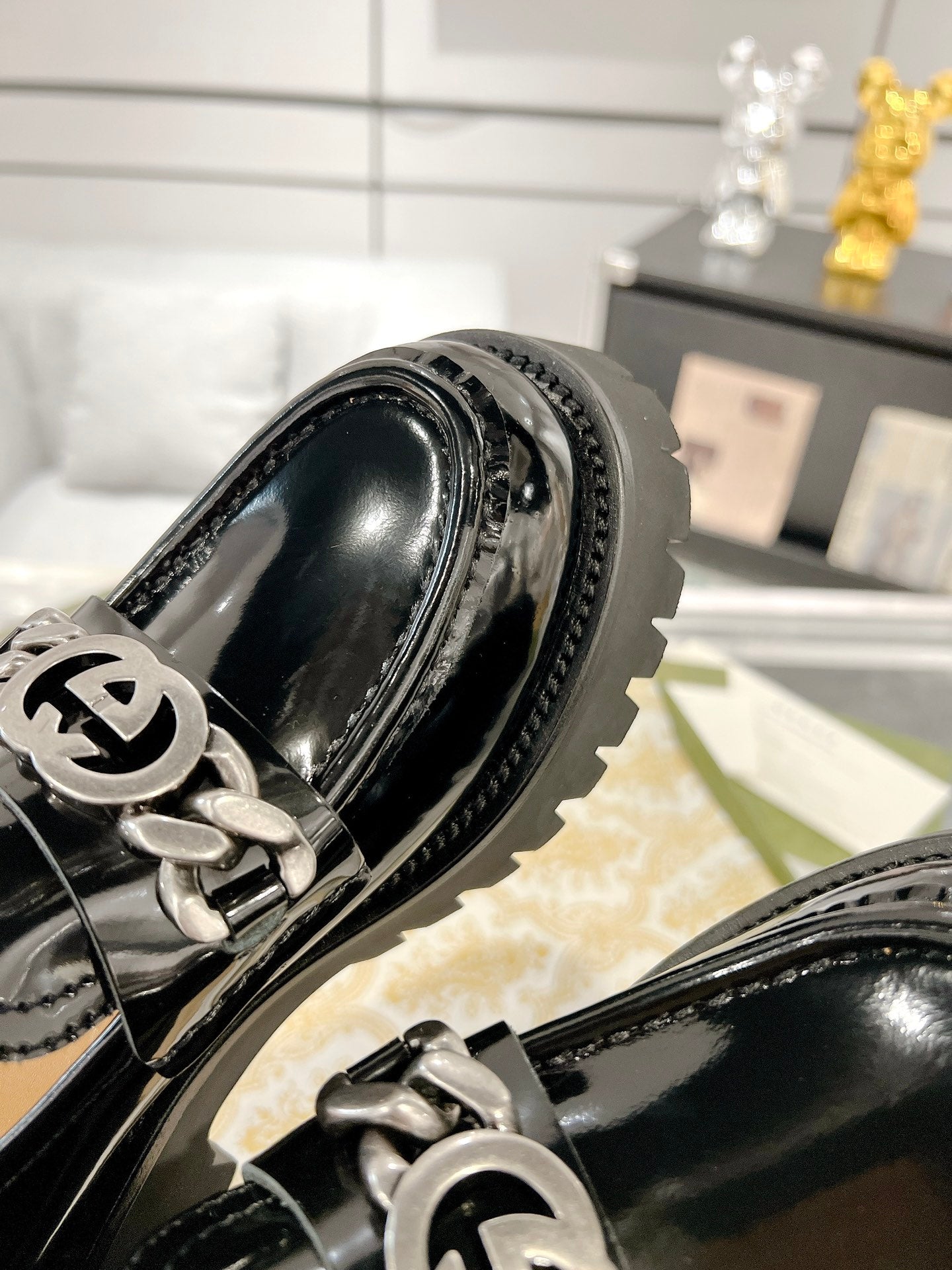 GUCCI LOAFER WITH  CHAINS GLOSSY BLACK CALFSKIN