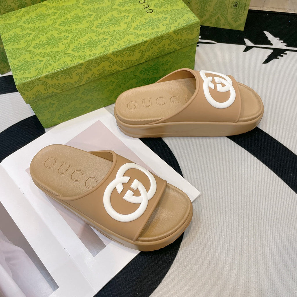 GUCCI INTERLOCKING G SLIDE SANDAL IN TORTILLA BROWN IMPORTED TPU