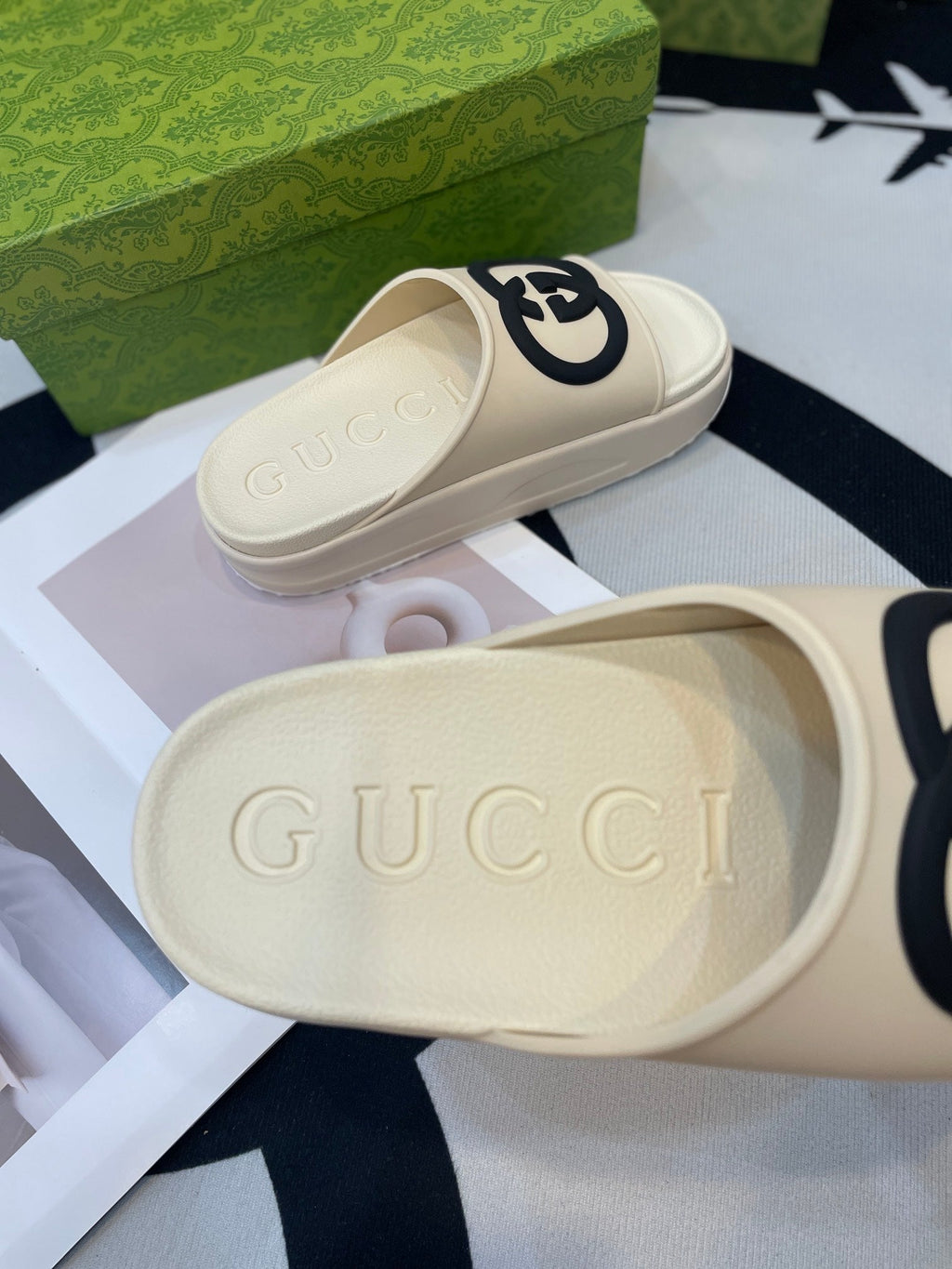 GUCCI INTERLOCKING G SLIDE SANDAL IN WHITE CREAM IMPORTED TPU