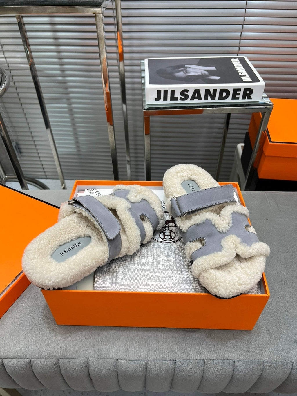 HERMES CHYPRE SLIPPERS IN BEIGE LAMB WOOL AND COOL GRAY SUEDE