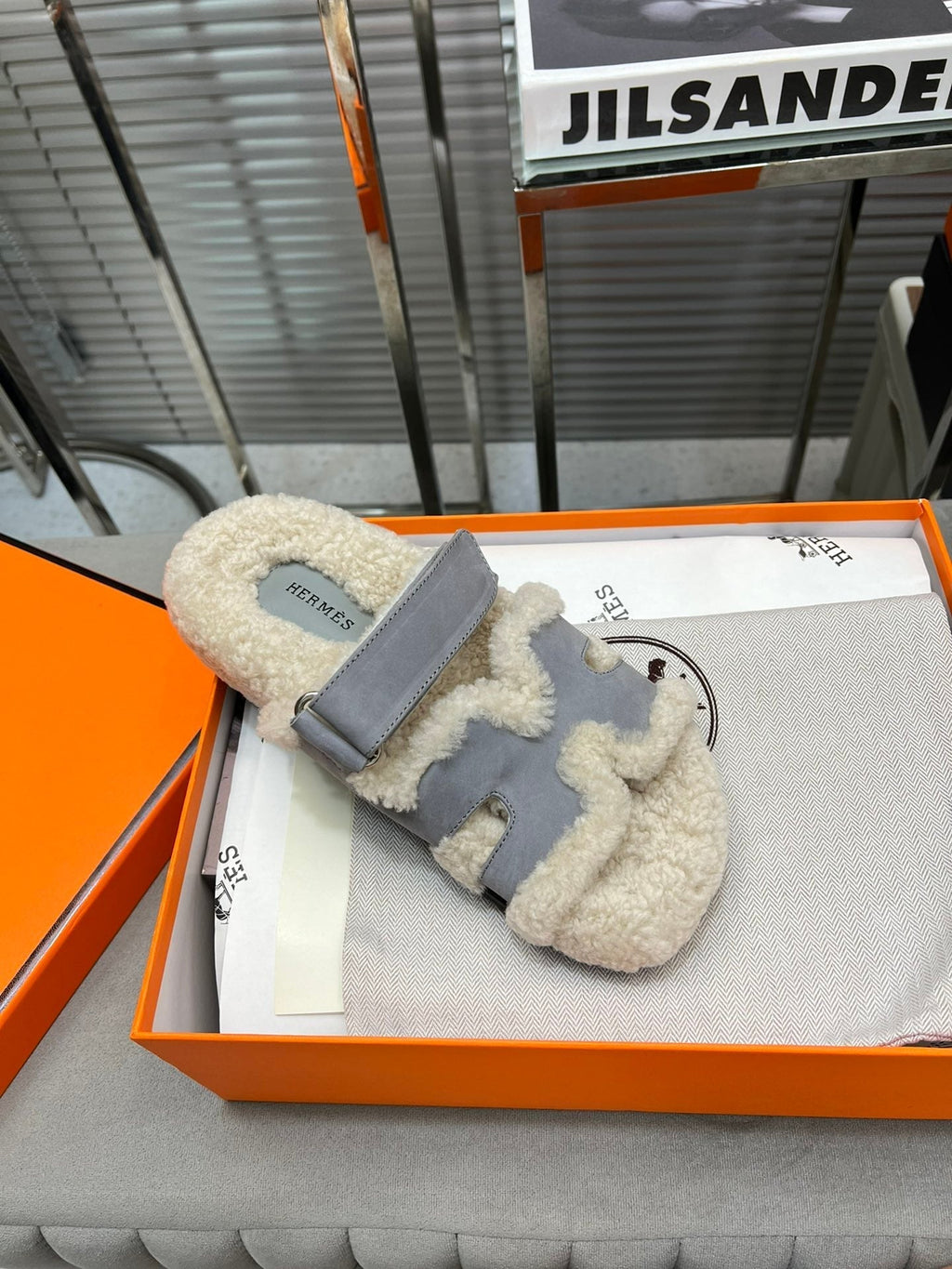 HERMES CHYPRE SLIPPERS IN BEIGE LAMB WOOL AND COOL GRAY SUEDE