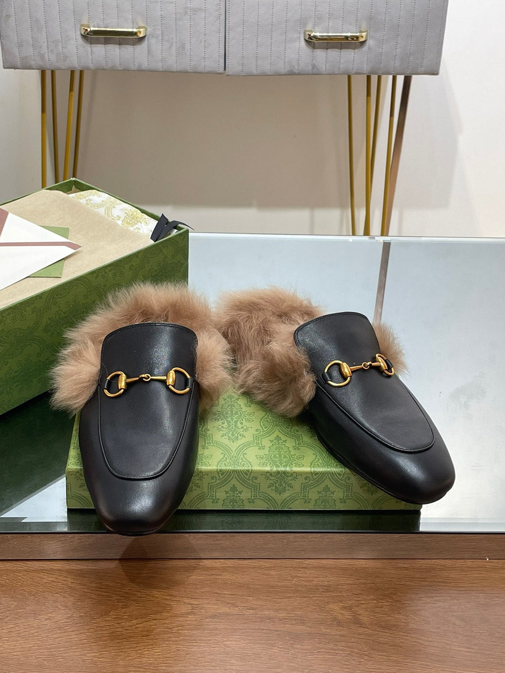 GUCCI HORSEBIT MULE IN BLACK CALFSKIN AND LAMB WOOL LINING