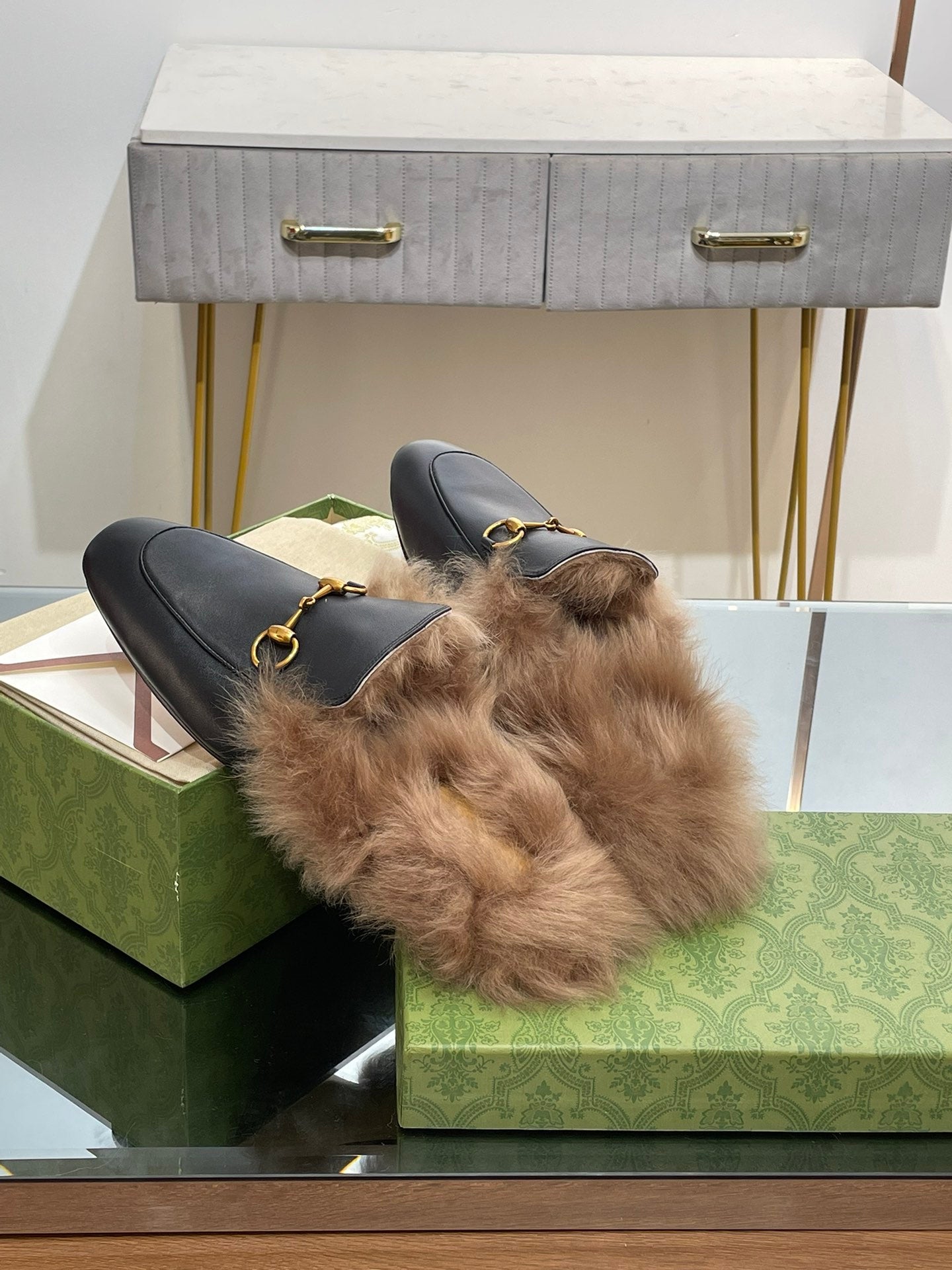 GUCCI HORSEBIT MULE IN BLACK CALFSKIN AND LAMB WOOL LINING