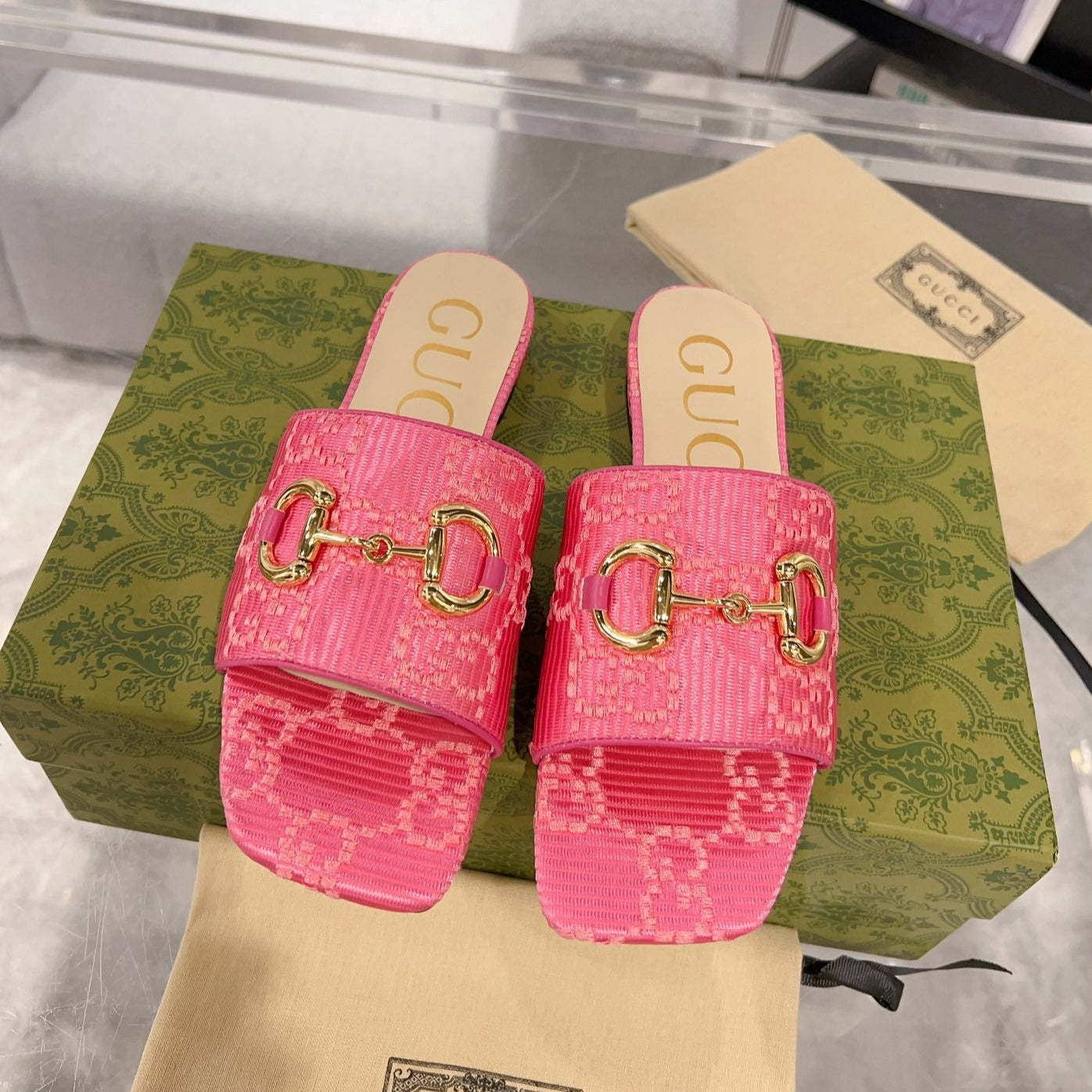 GUCCI CHUNKY SLIDE SANDAL BRIGHT PINK CALFSKIN