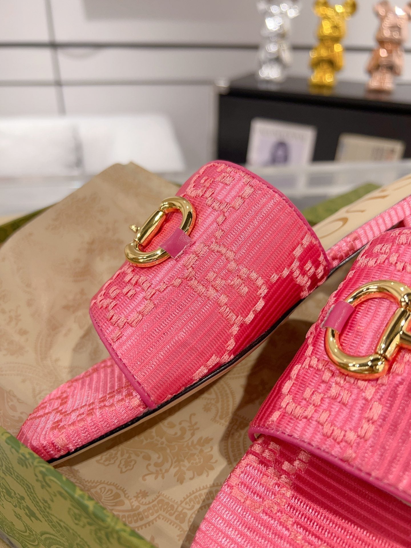 GUCCI CHUNKY SLIDE SANDAL BRIGHT PINK CALFSKIN