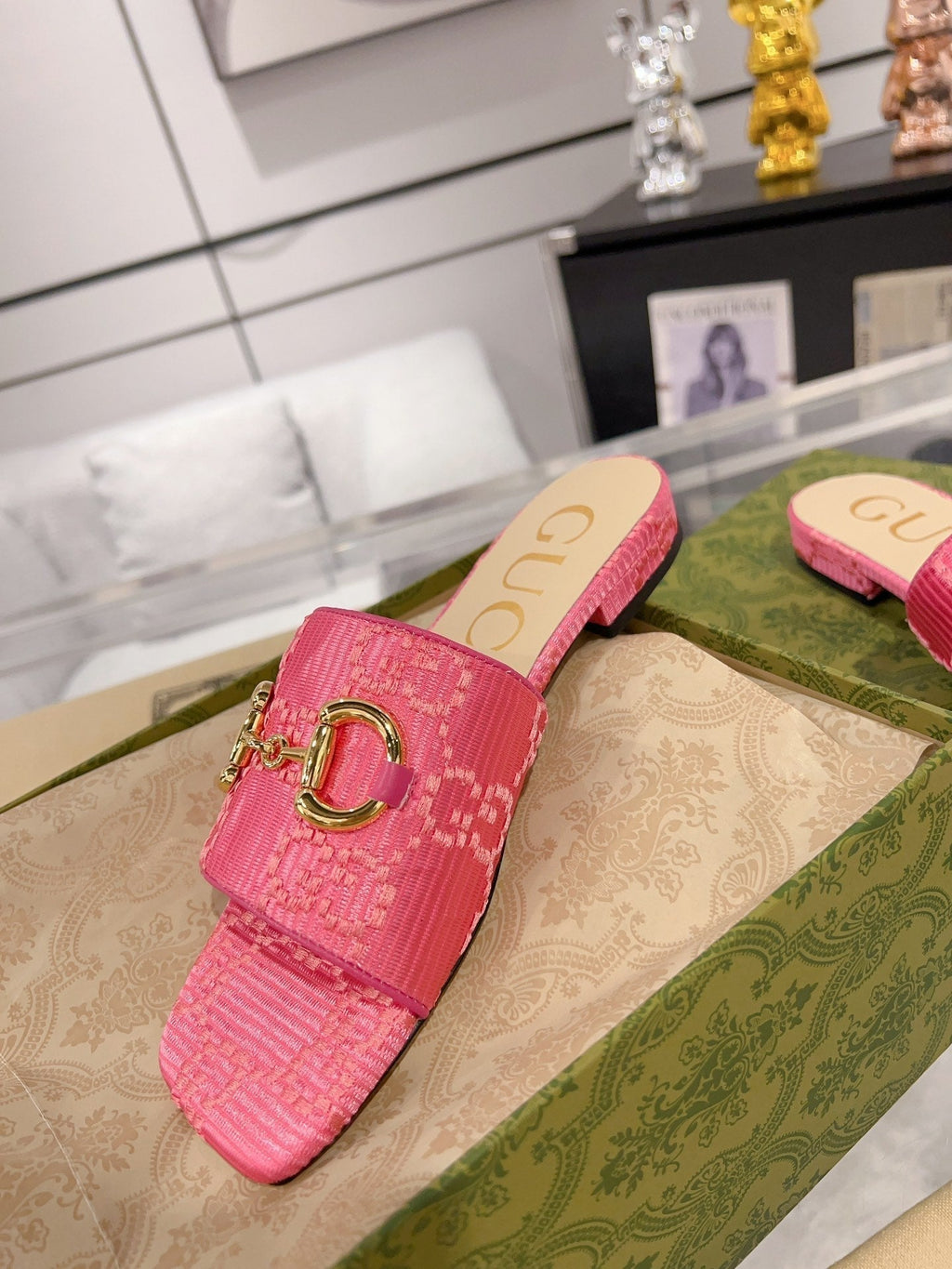 GUCCI CHUNKY SLIDE SANDAL BRIGHT PINK CALFSKIN