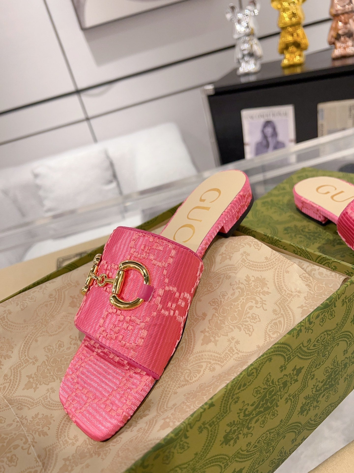 GUCCI CHUNKY SLIDE SANDAL BRIGHT PINK CALFSKIN