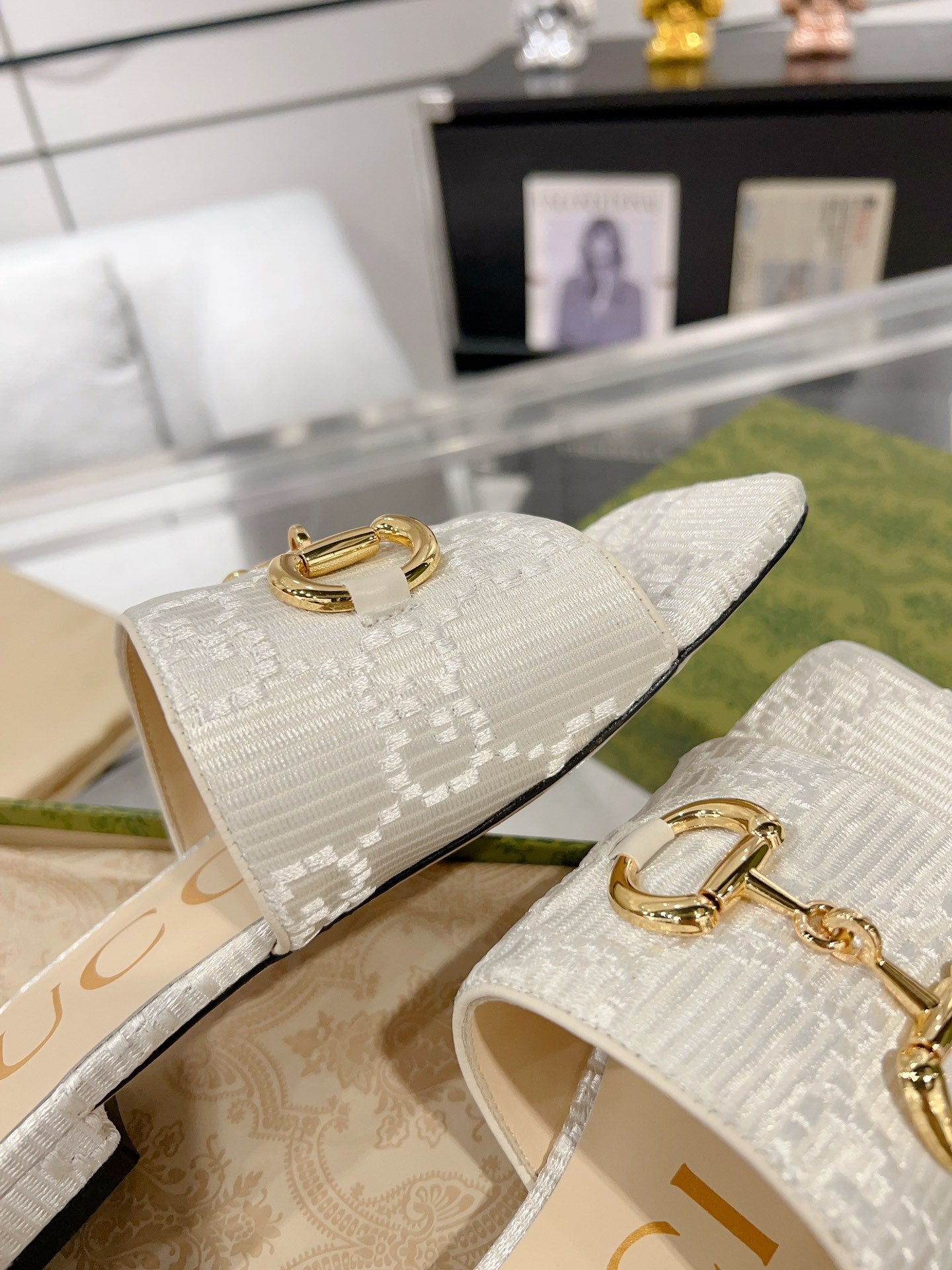 GUCCI CHUNKY SLIDE SANDAL SILVER CALFSKIN