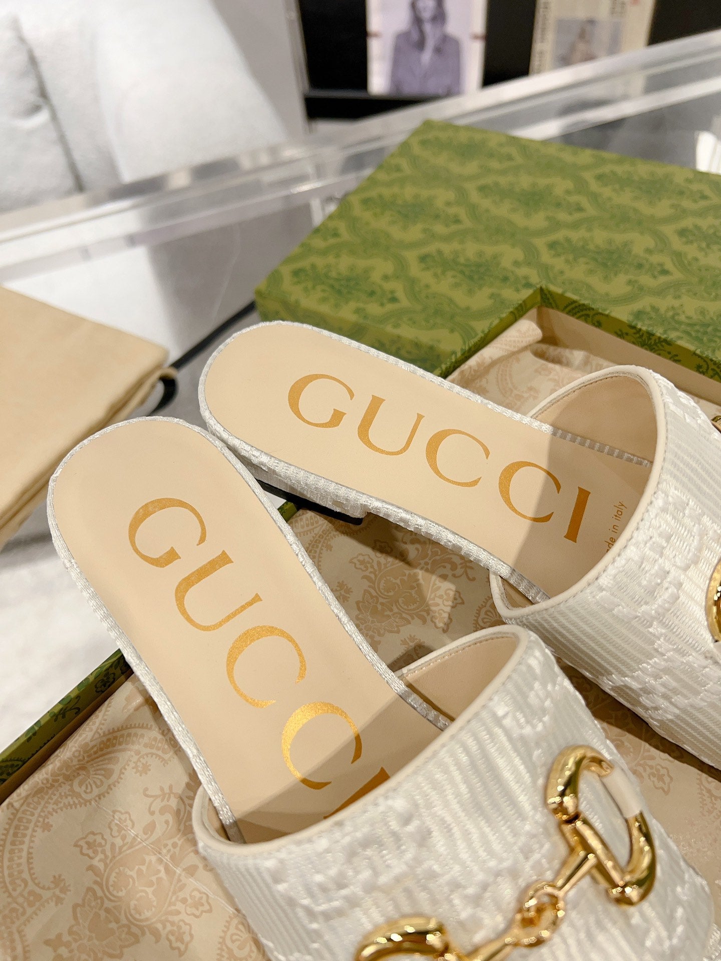 GUCCI CHUNKY SLIDE SANDAL SILVER CALFSKIN
