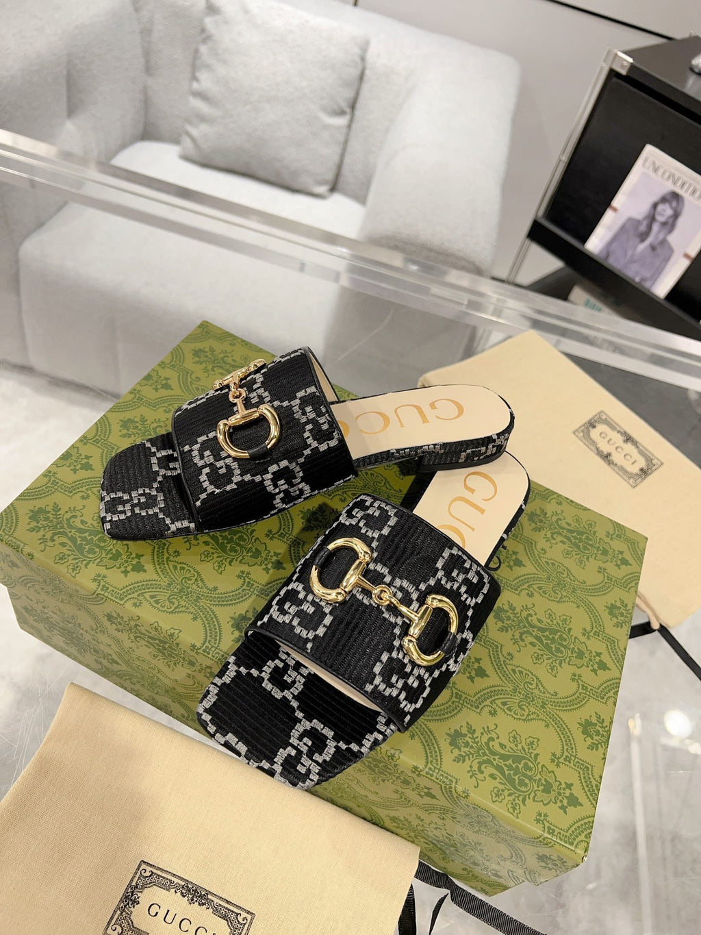 GUCCI CHUNKY SLIDE SANDAL BLACK CALFSKIN