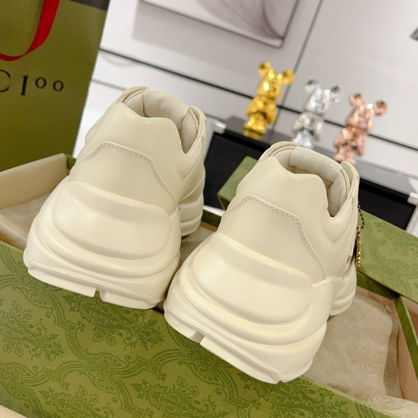 GUCCI Rhyton Trainer Leather White Pink