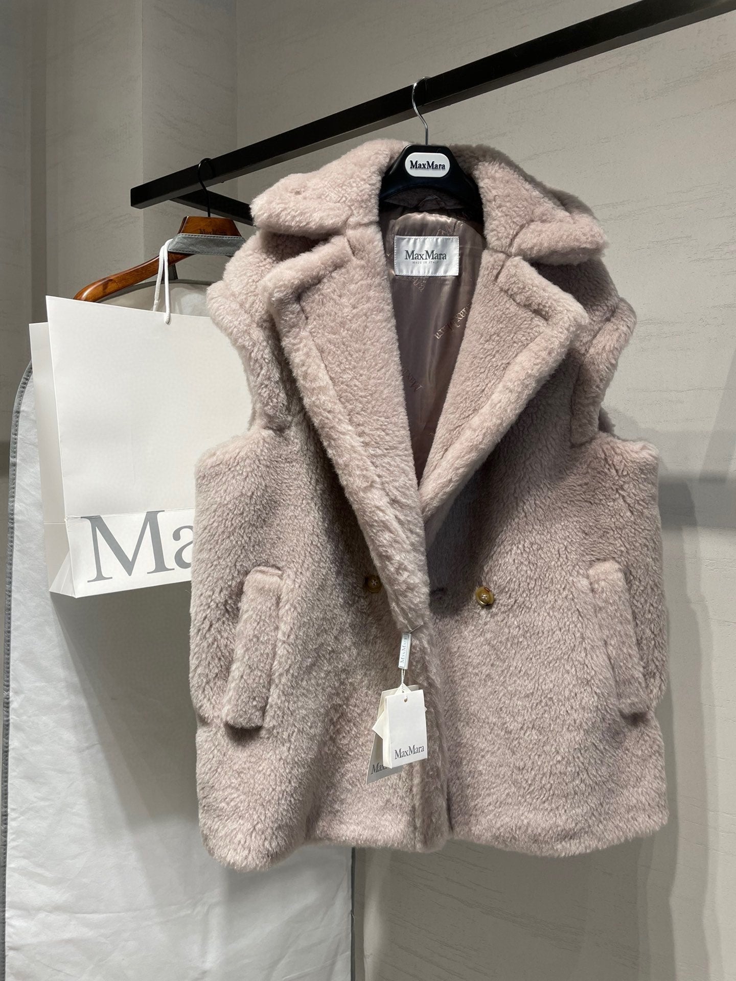 MAX MARA 25S SLEEVELESS TEDDY VEST 99550