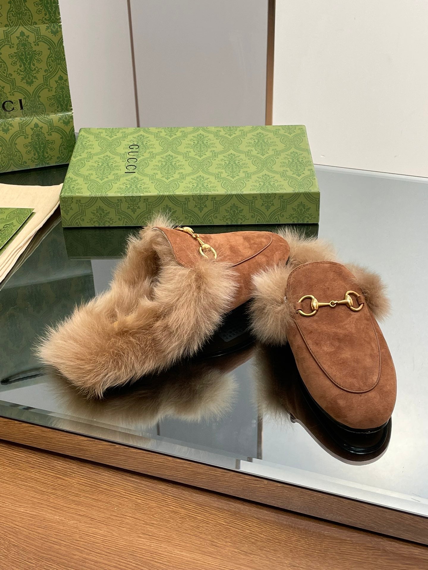 GUCCI HORSEBIT MULE IN BRONZE BROWN SUEDE AND LAMB WOOL LINING