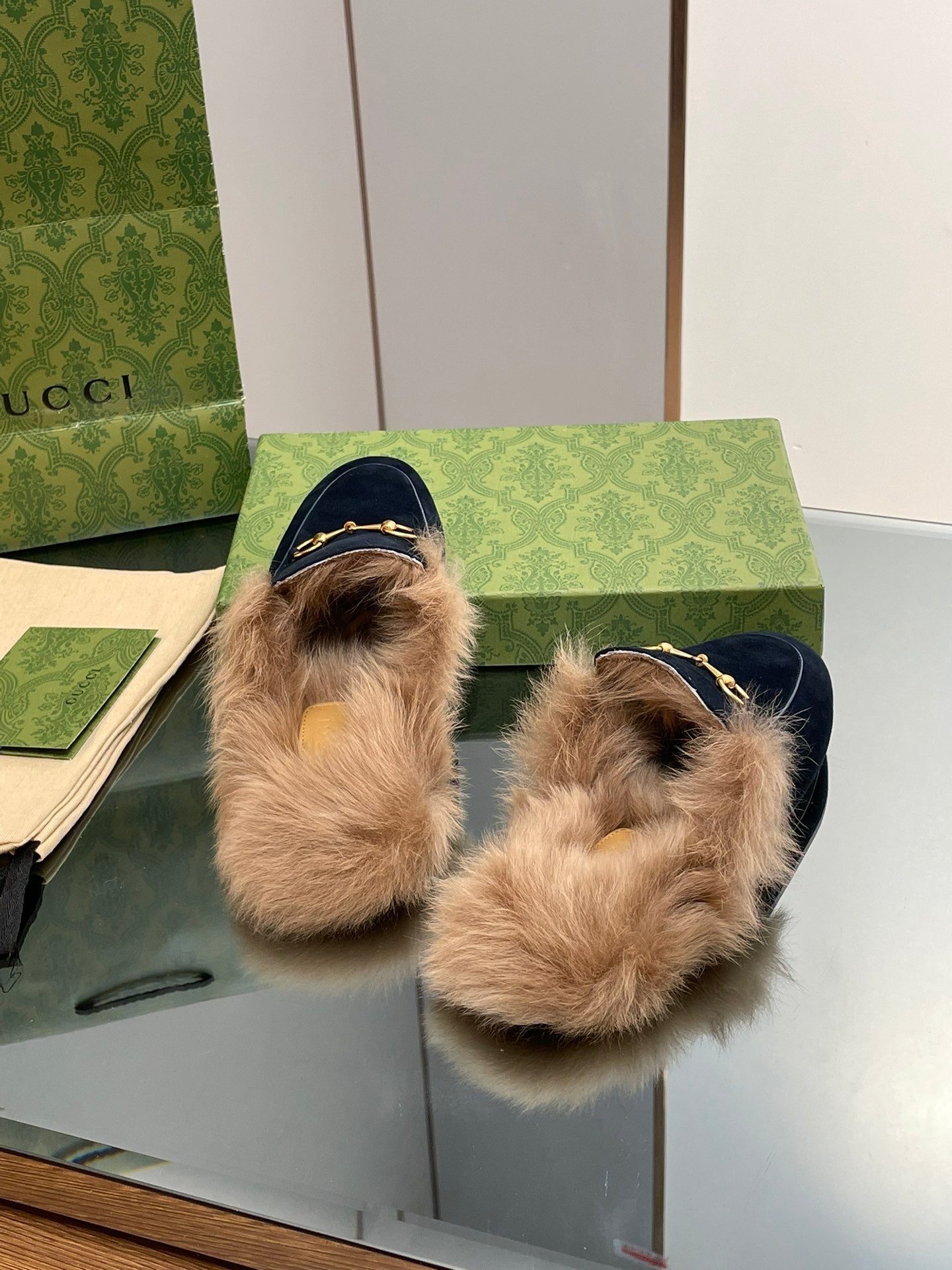 GUCCI HORSEBIT MULE IN NAVY BLUE SUEDE AND LAMB WOOL LINING