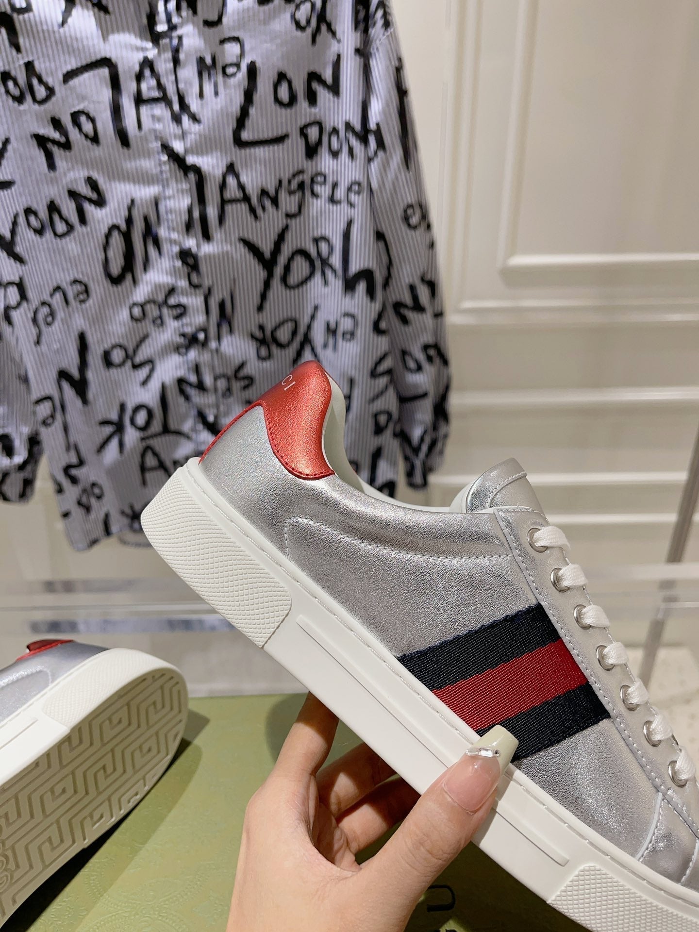 GUCCI ACE  SUPREME TRAINER SILVER CALFSKIN