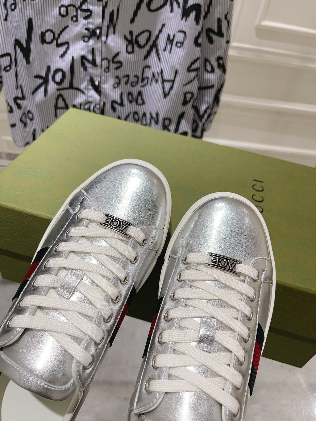 GUCCI ACE  SUPREME TRAINER SILVER CALFSKIN