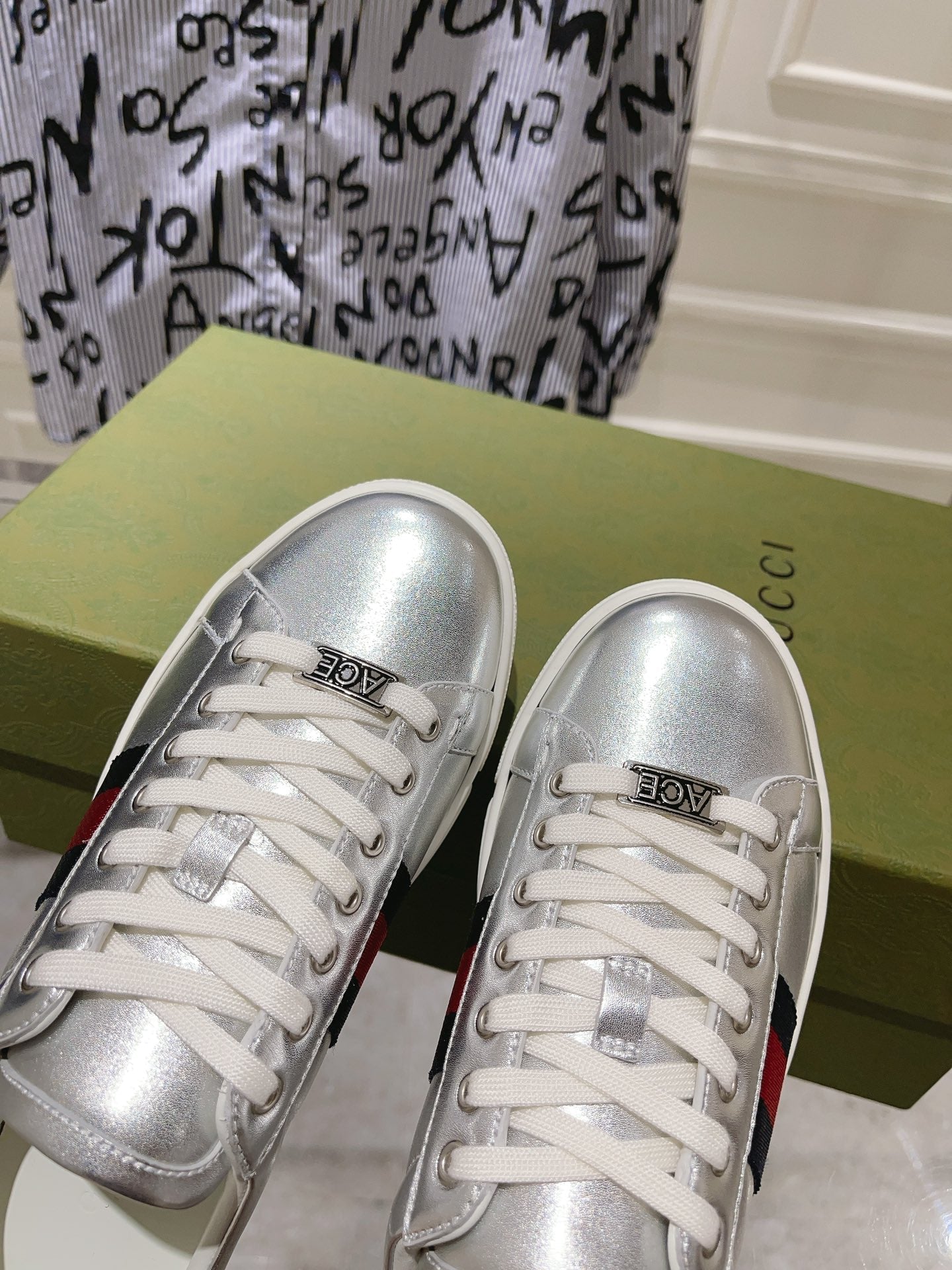 GUCCI ACE  SUPREME TRAINER SILVER CALFSKIN