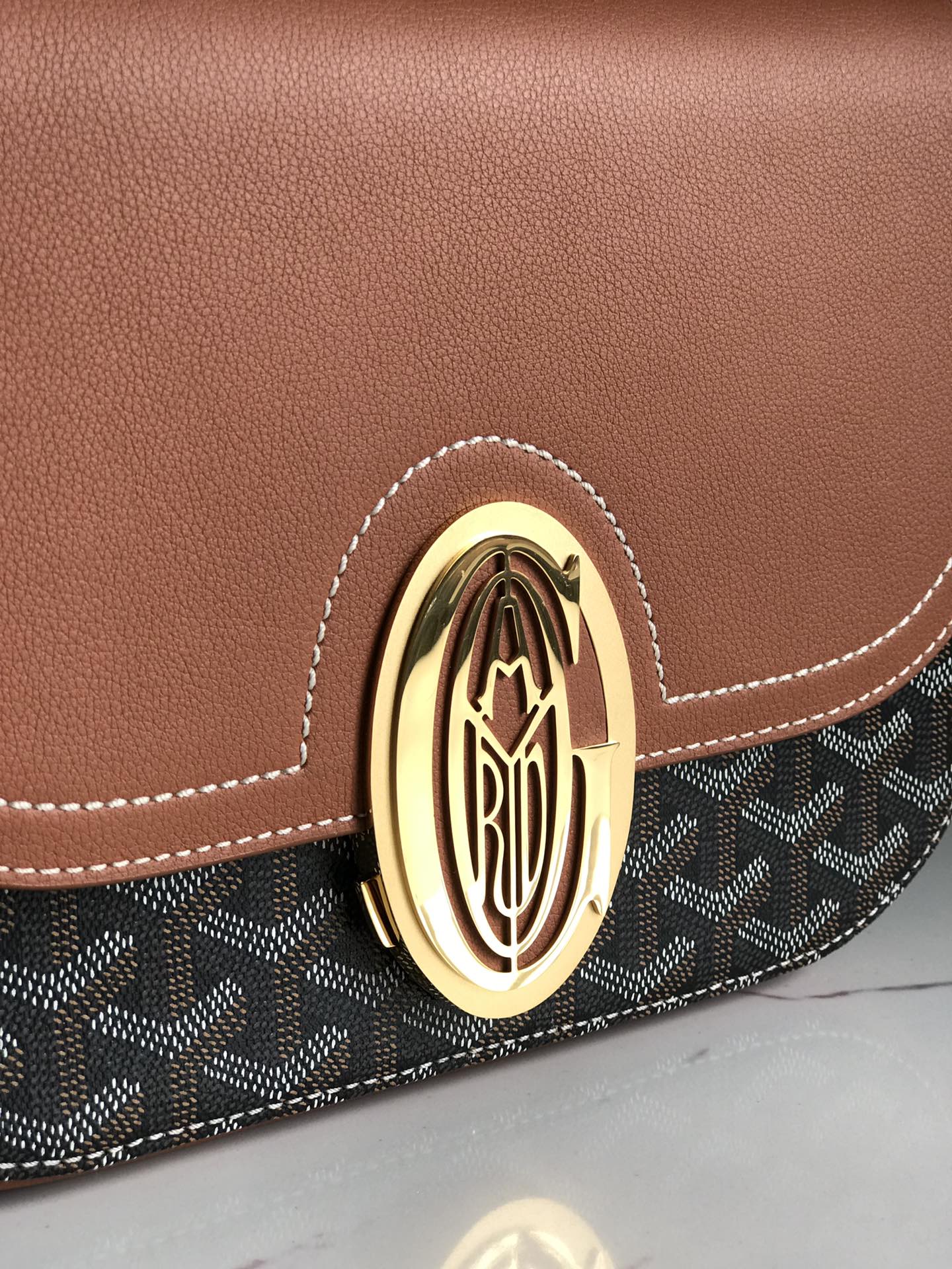 233 BAG 25 IN TAN CALFKIN AND BLACK GOYARDINE CANVAS