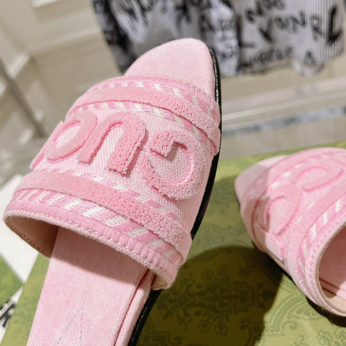 GUCCI Interlocking double G hollow slippers PInk Rose