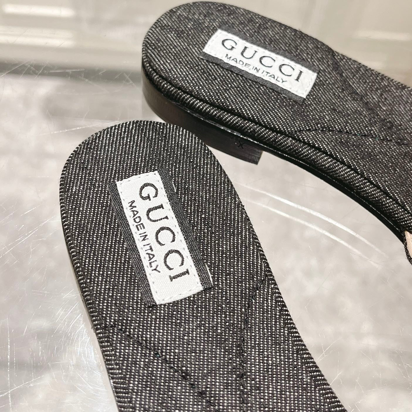 GUCCI Interlocking double G hollow slippers Black