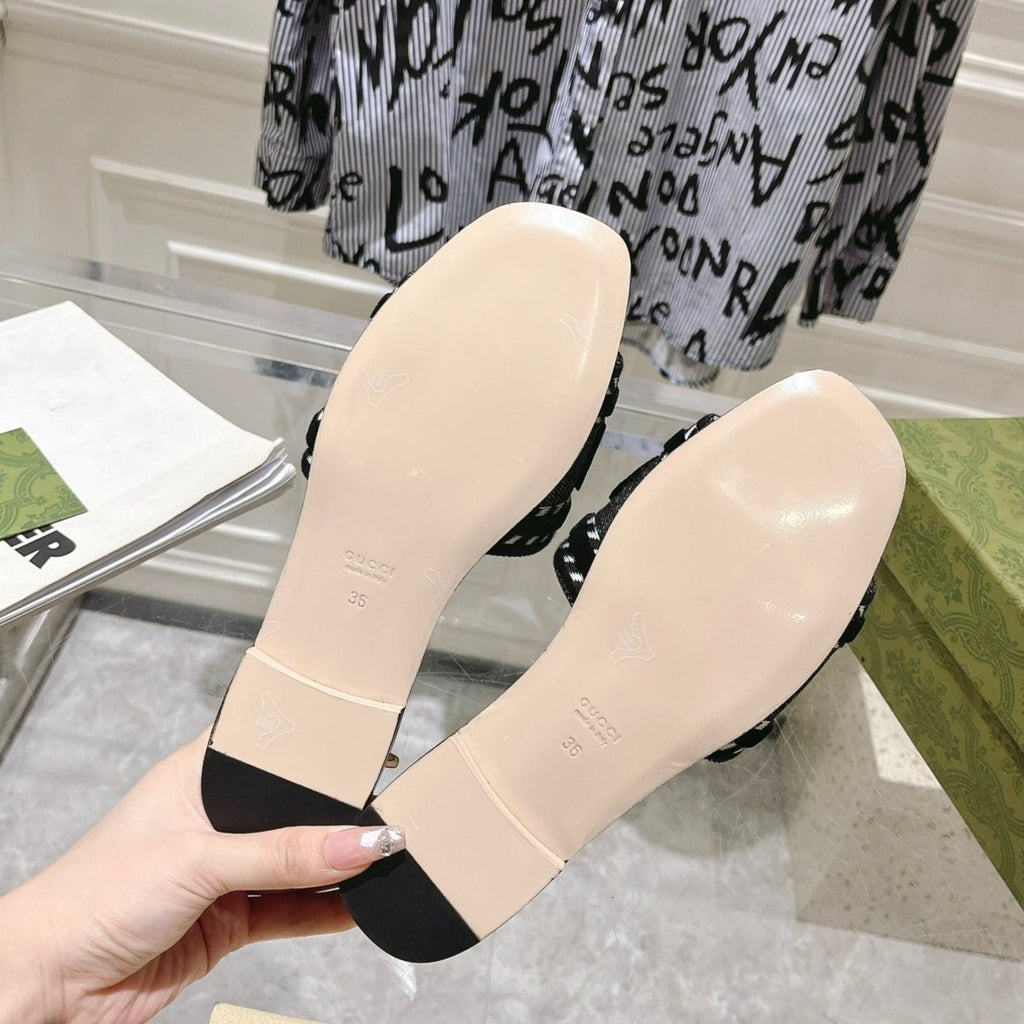 GUCCI Interlocking double G hollow slippers Black